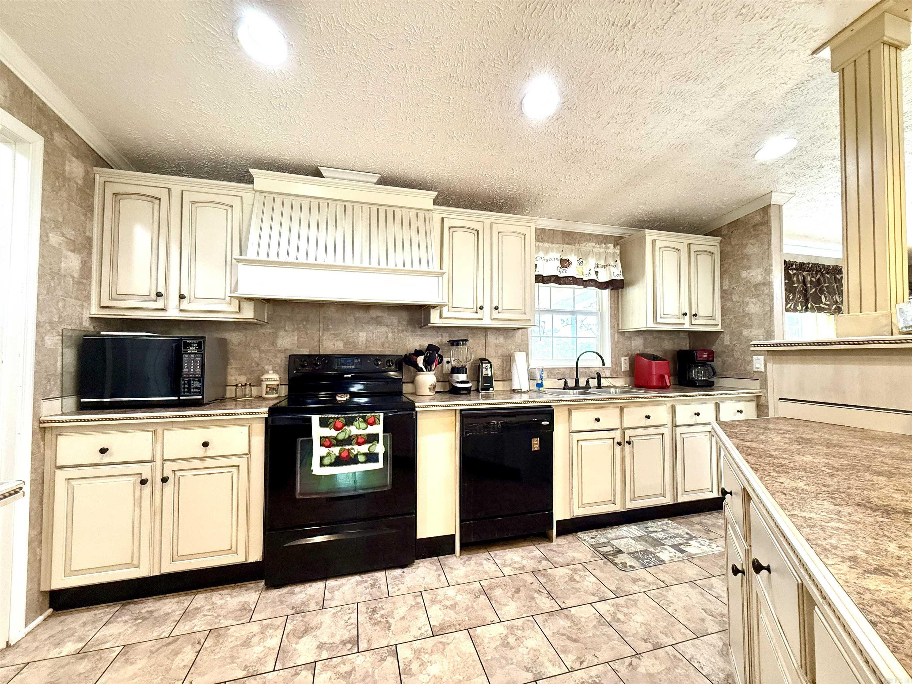 146  Foxbrook Ct  Pearcy, AR