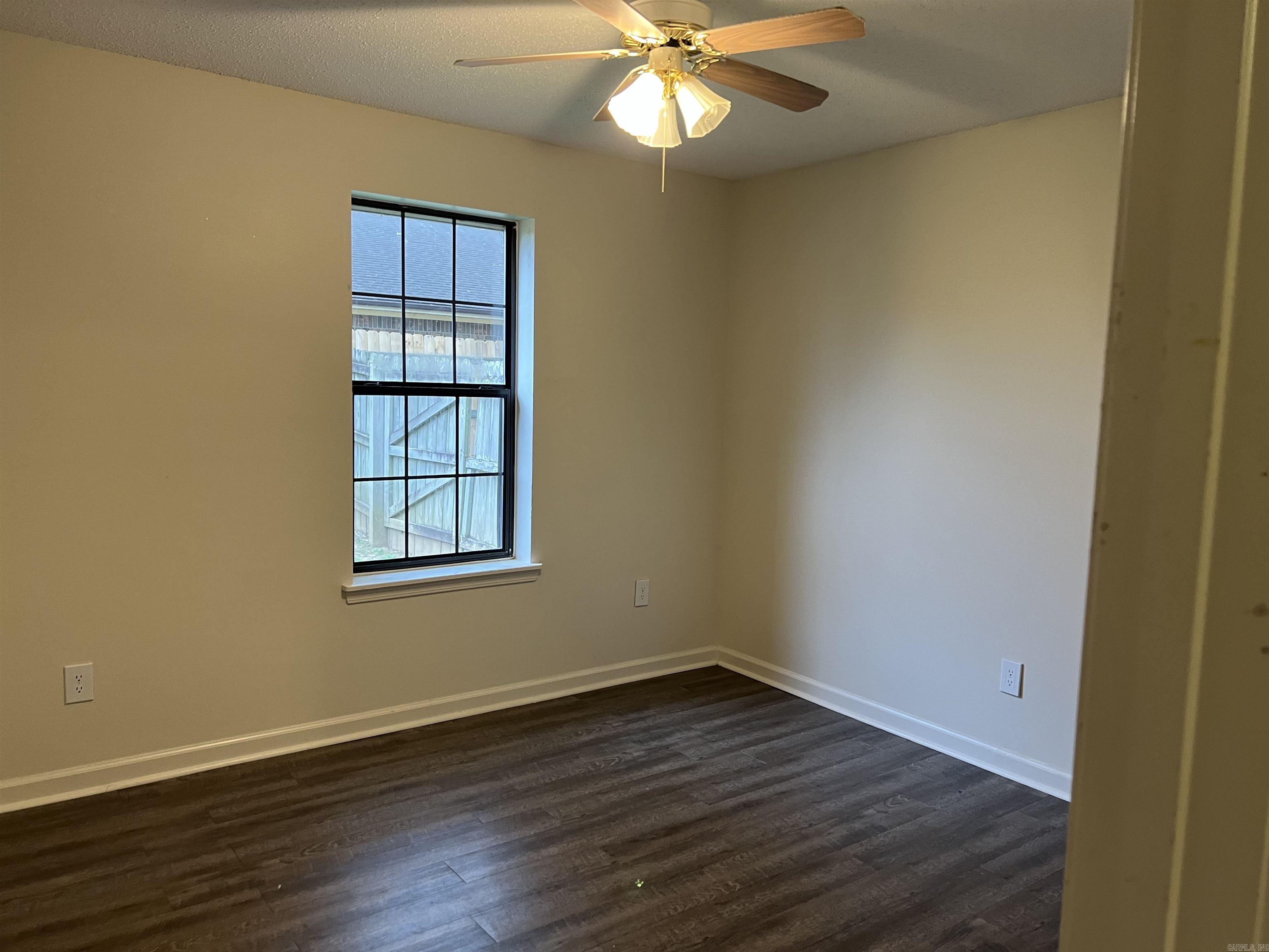 105  Nicole  Searcy, AR