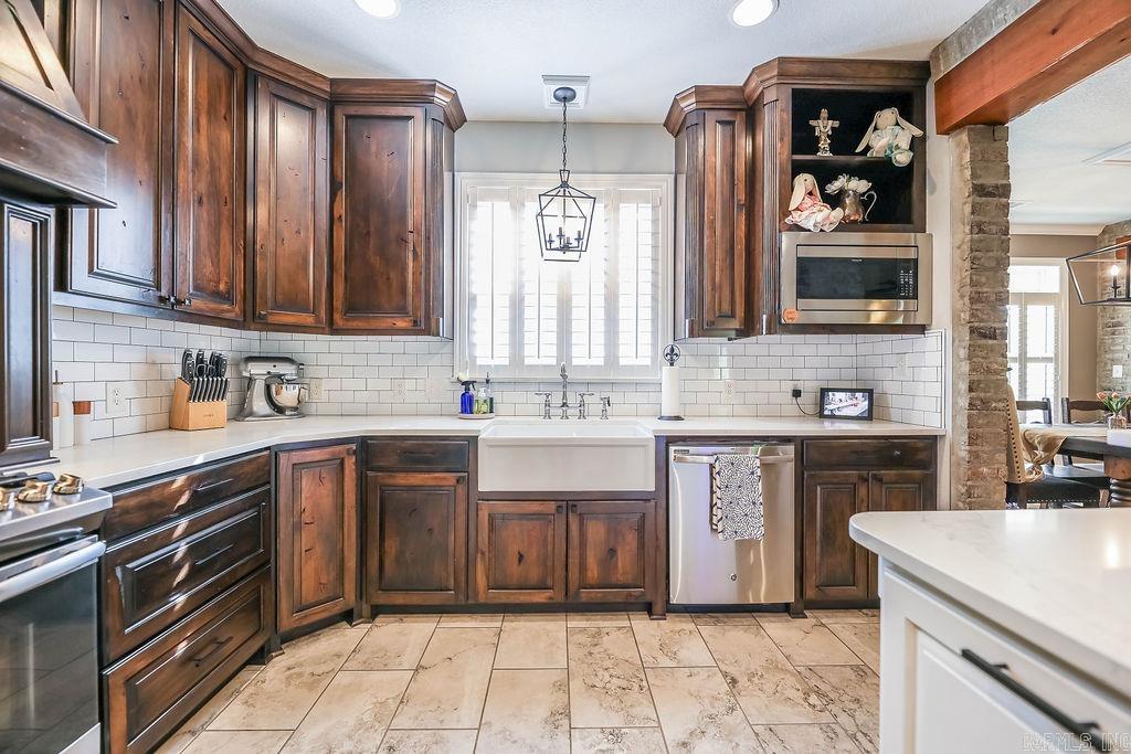 120  Meadow Hills Dr  El Dorado, AR