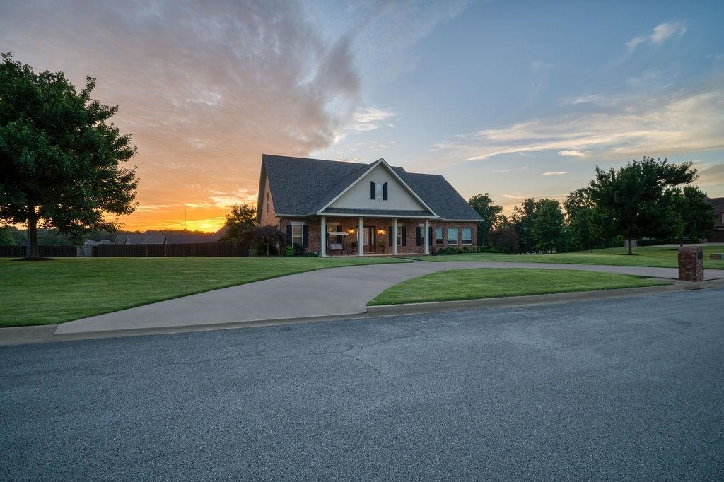4301 Woodcrest Jonesboro, AR 72404