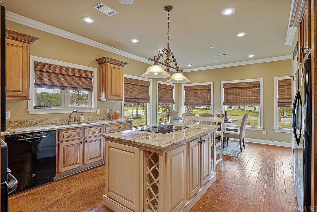 4301 Woodcrest Jonesboro, AR 72404
