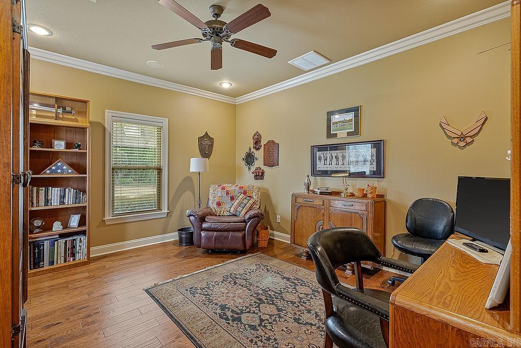 4301 Woodcrest Jonesboro, AR 72404