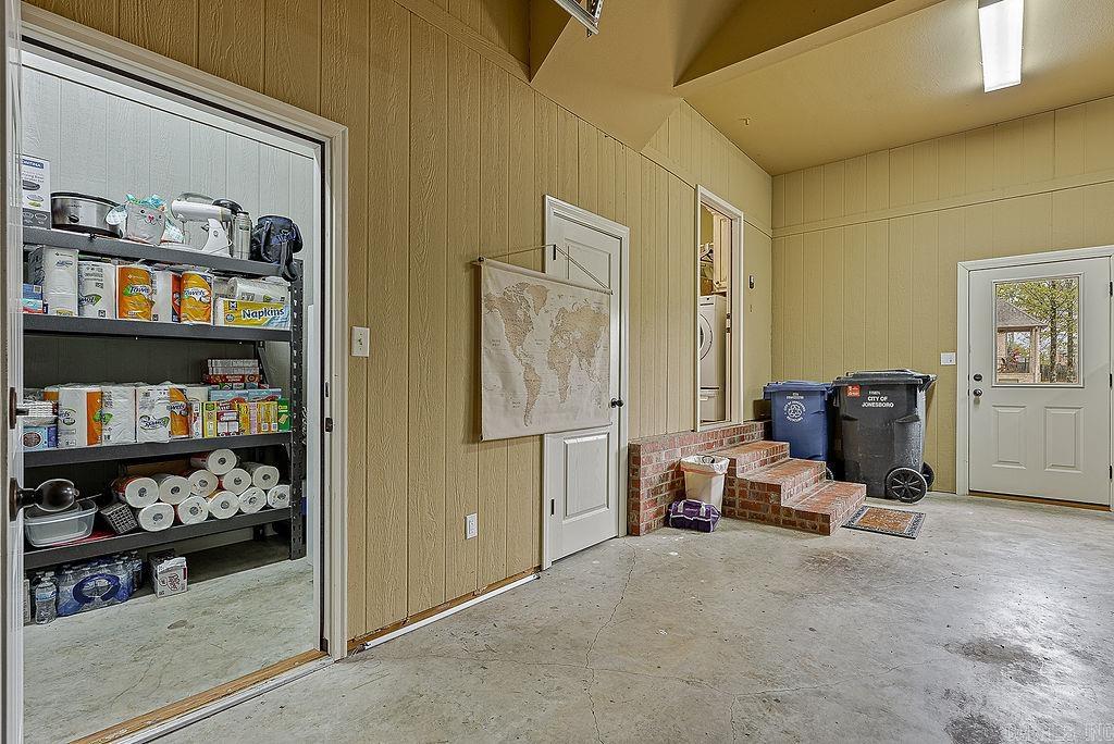 4301 Woodcrest Jonesboro, AR 72404