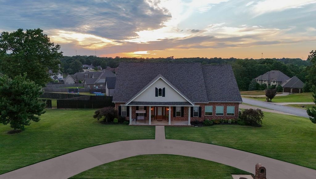 4301 Woodcrest Jonesboro, AR 72404