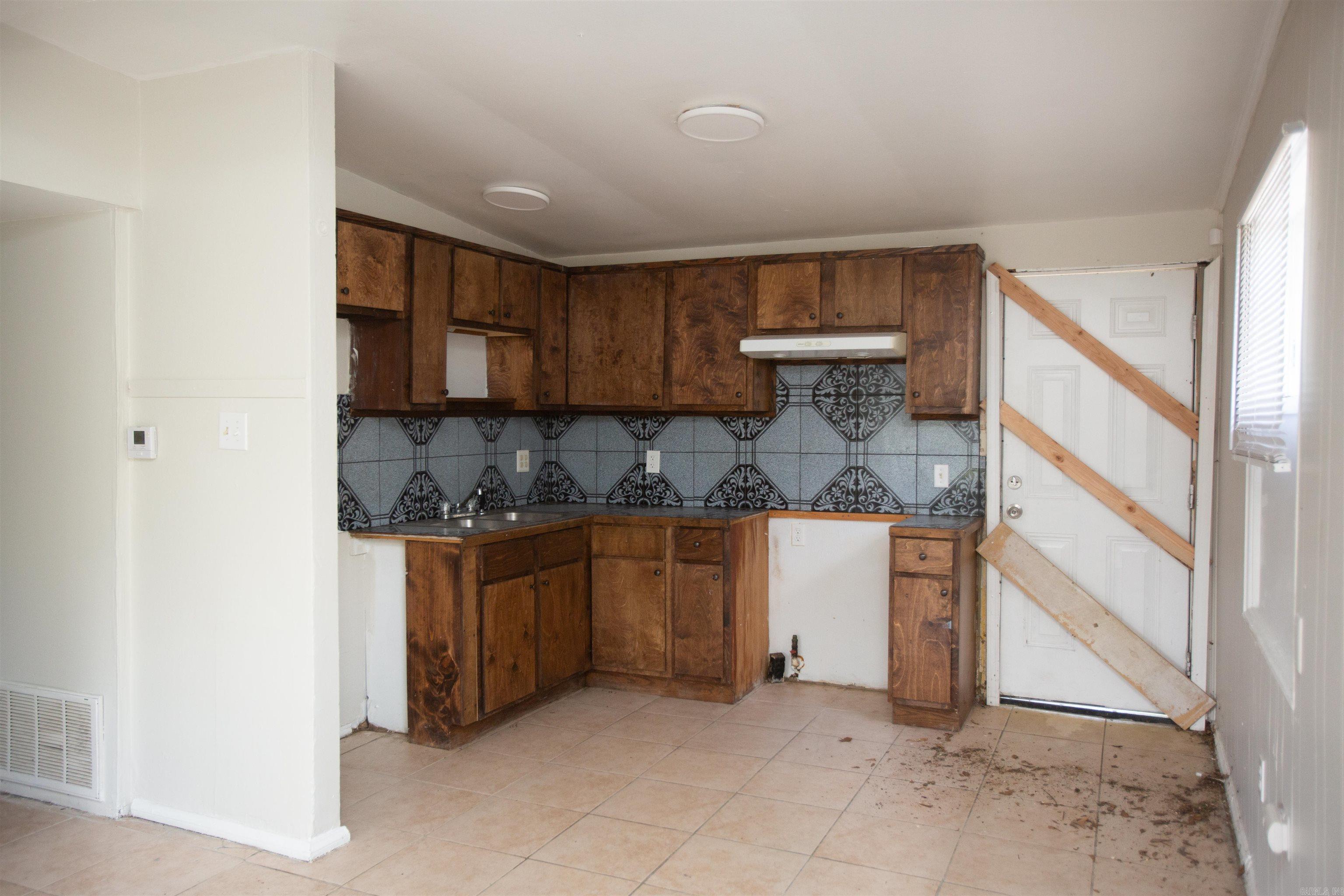 2204  Howard  Pine Bluff, AR
