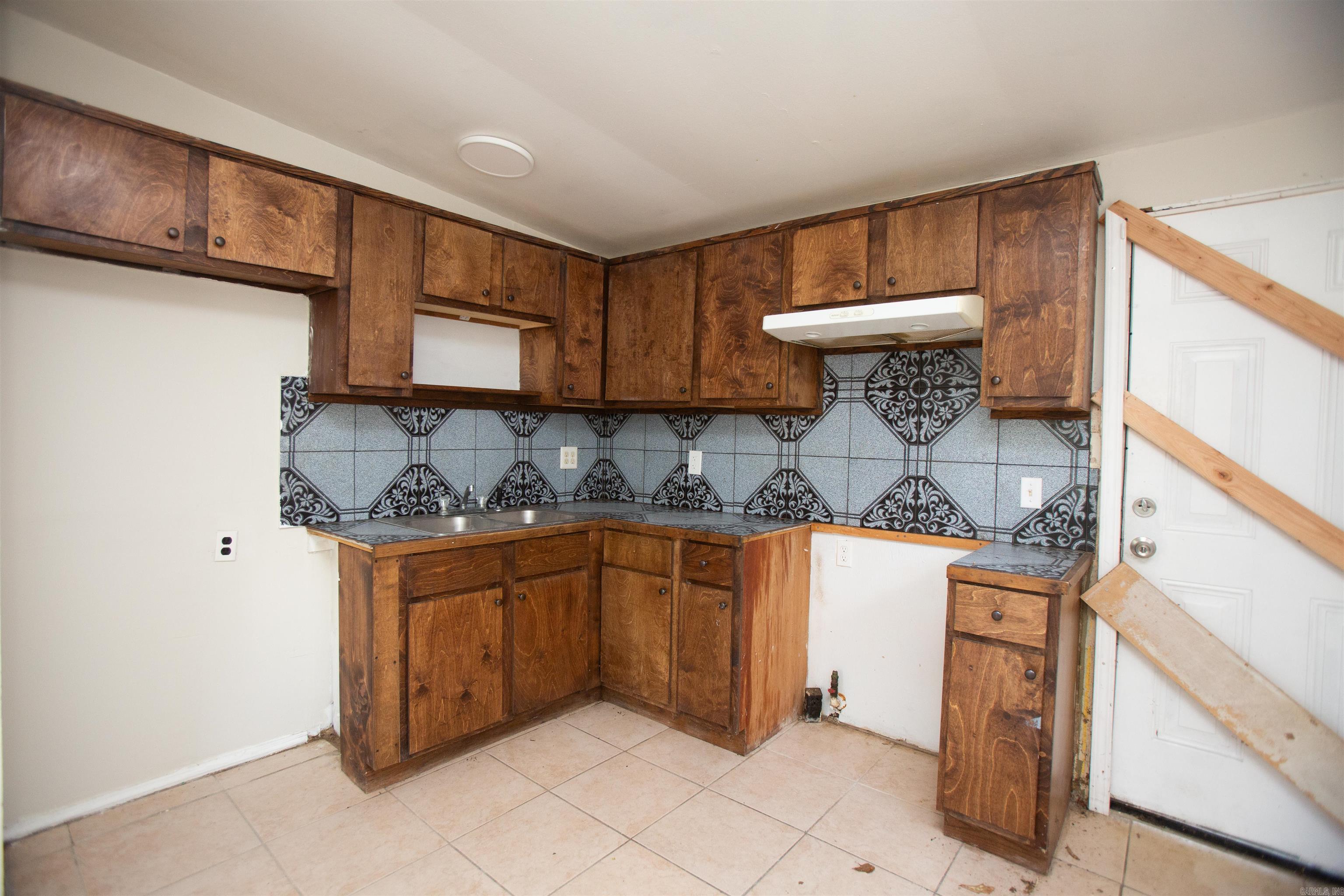 2204  Howard  Pine Bluff, AR