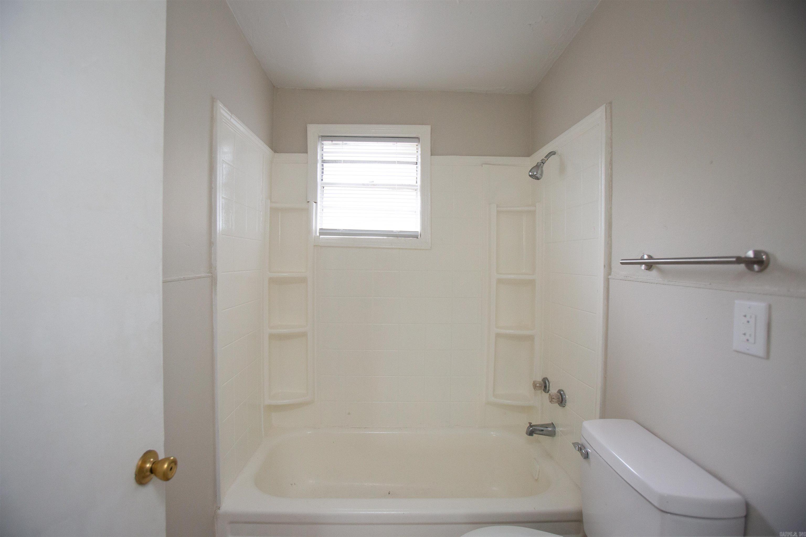 2204  Howard  Pine Bluff, AR