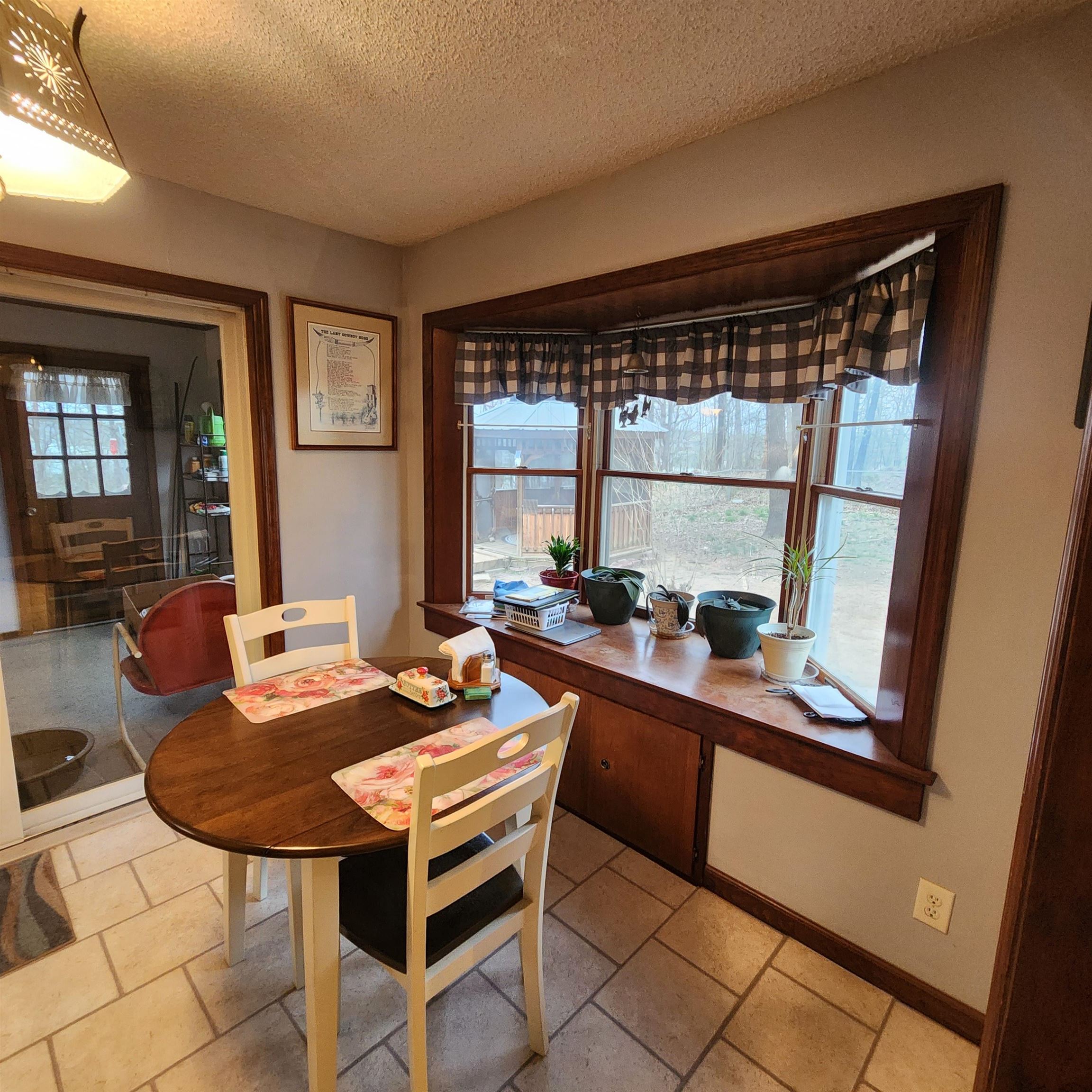 2503  Crescent  Horseshoe Bend, AR