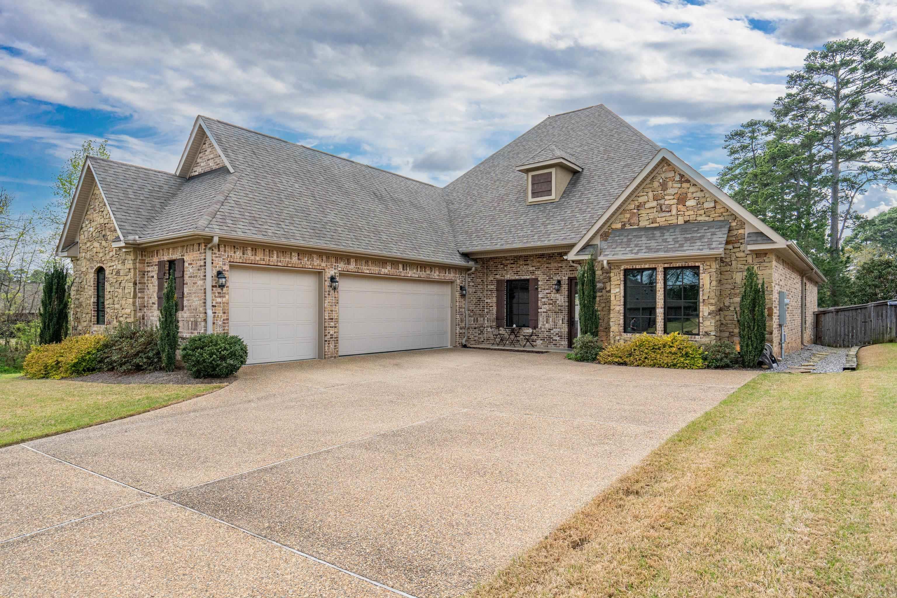 260  Arlington Park Drive  Hot Springs, AR