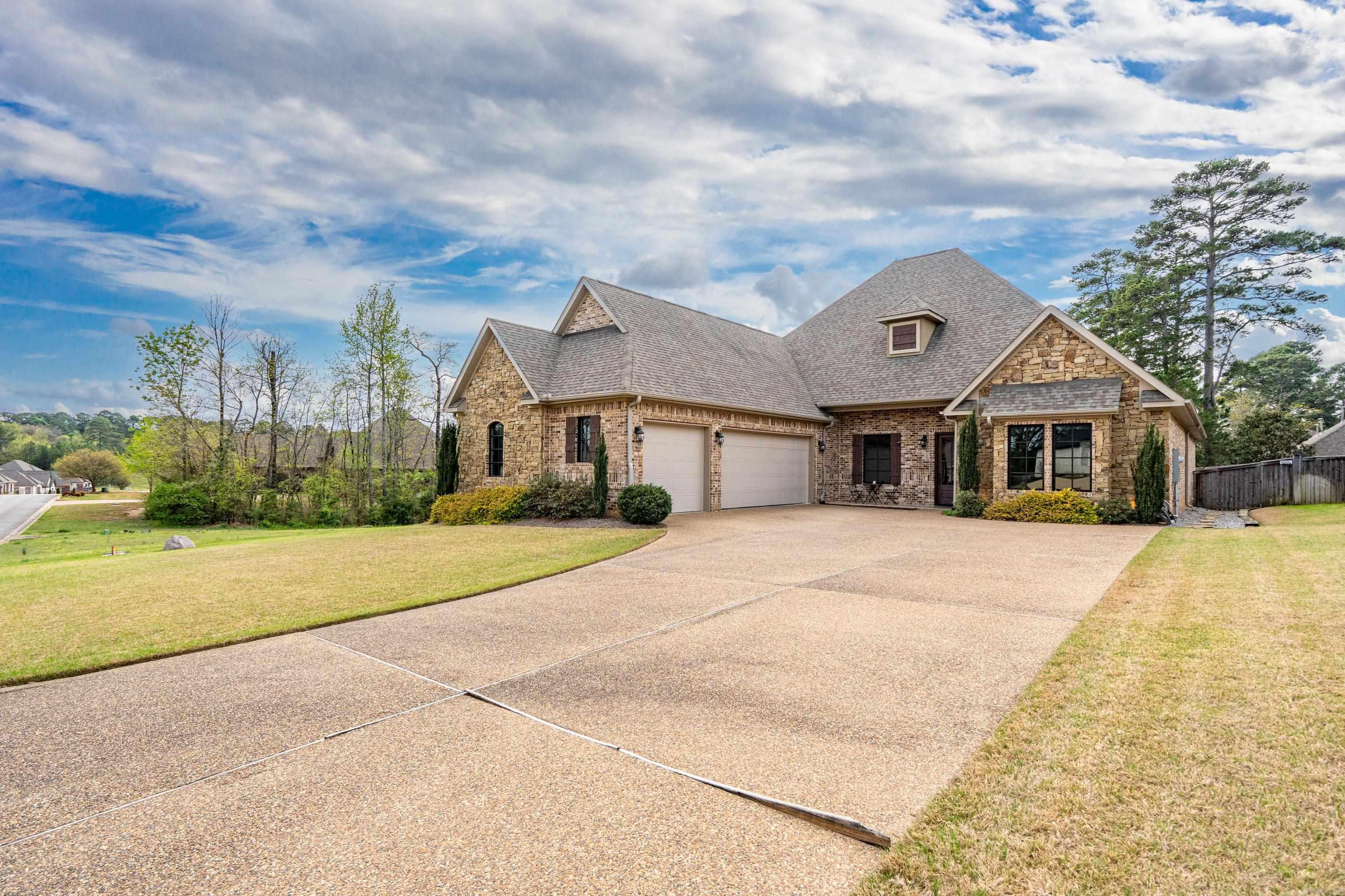 260  Arlington Park Drive  Hot Springs, AR