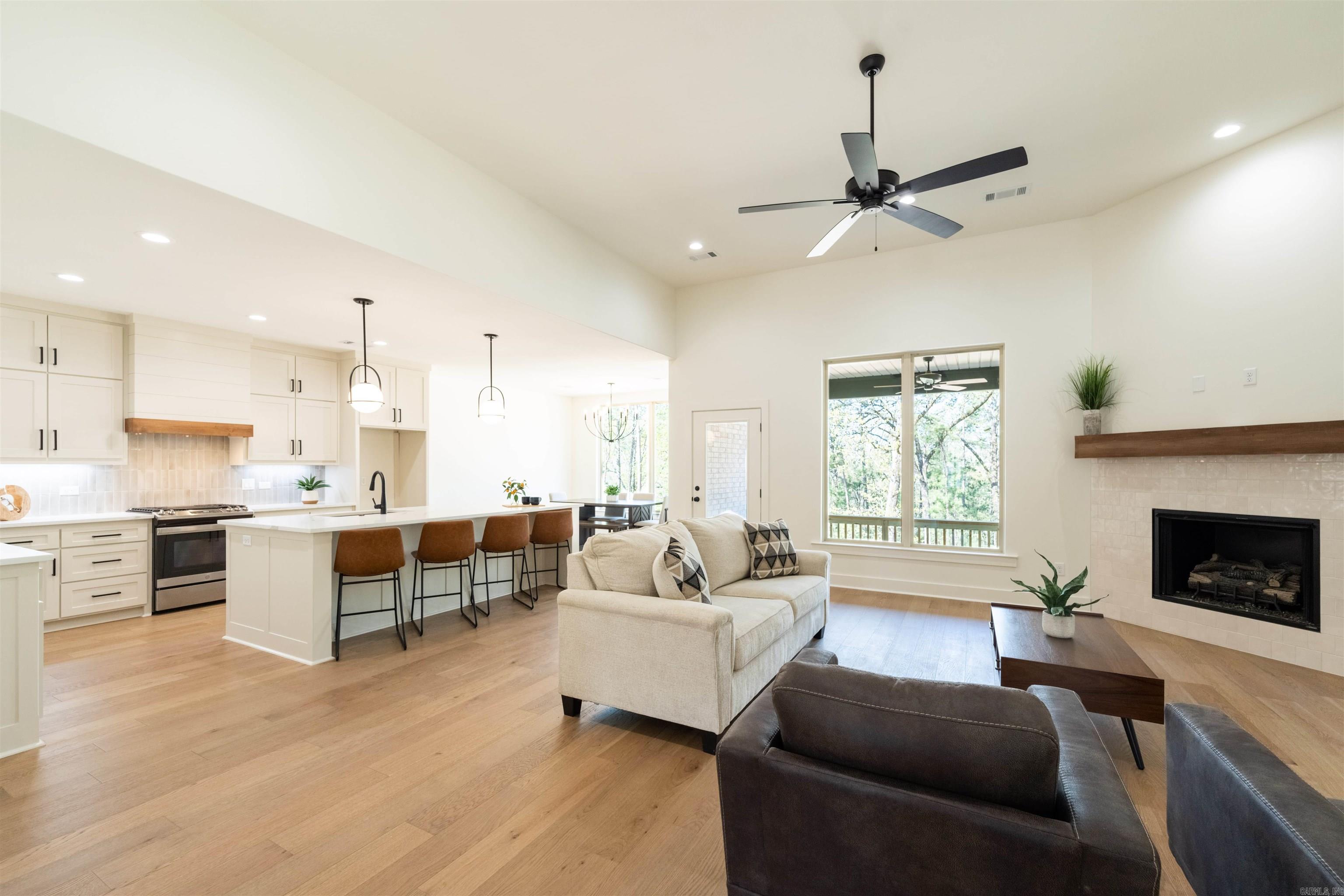 141  Ridgeview  Maumelle, AR