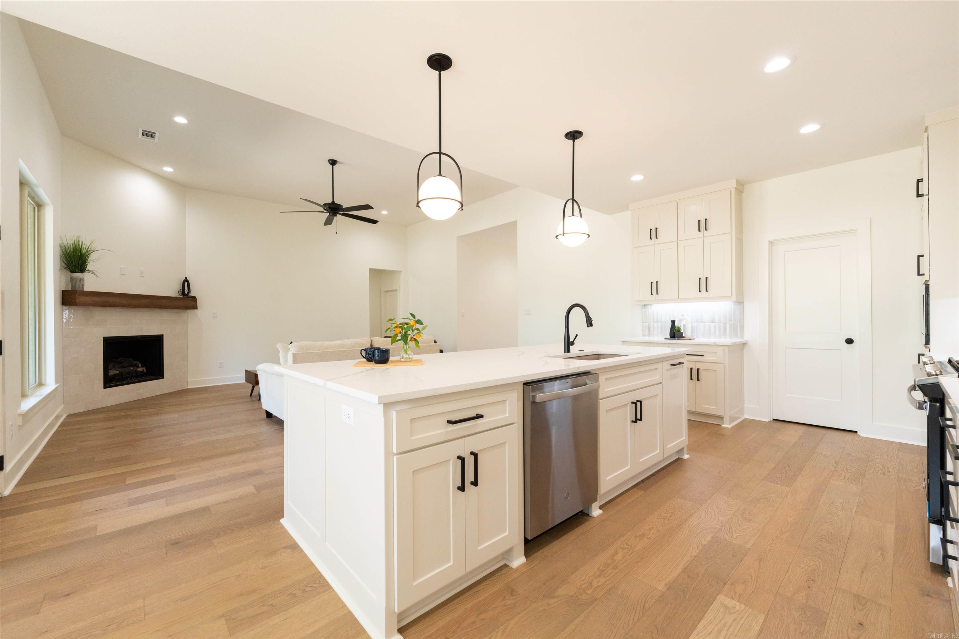 141  Ridgeview  Maumelle, AR