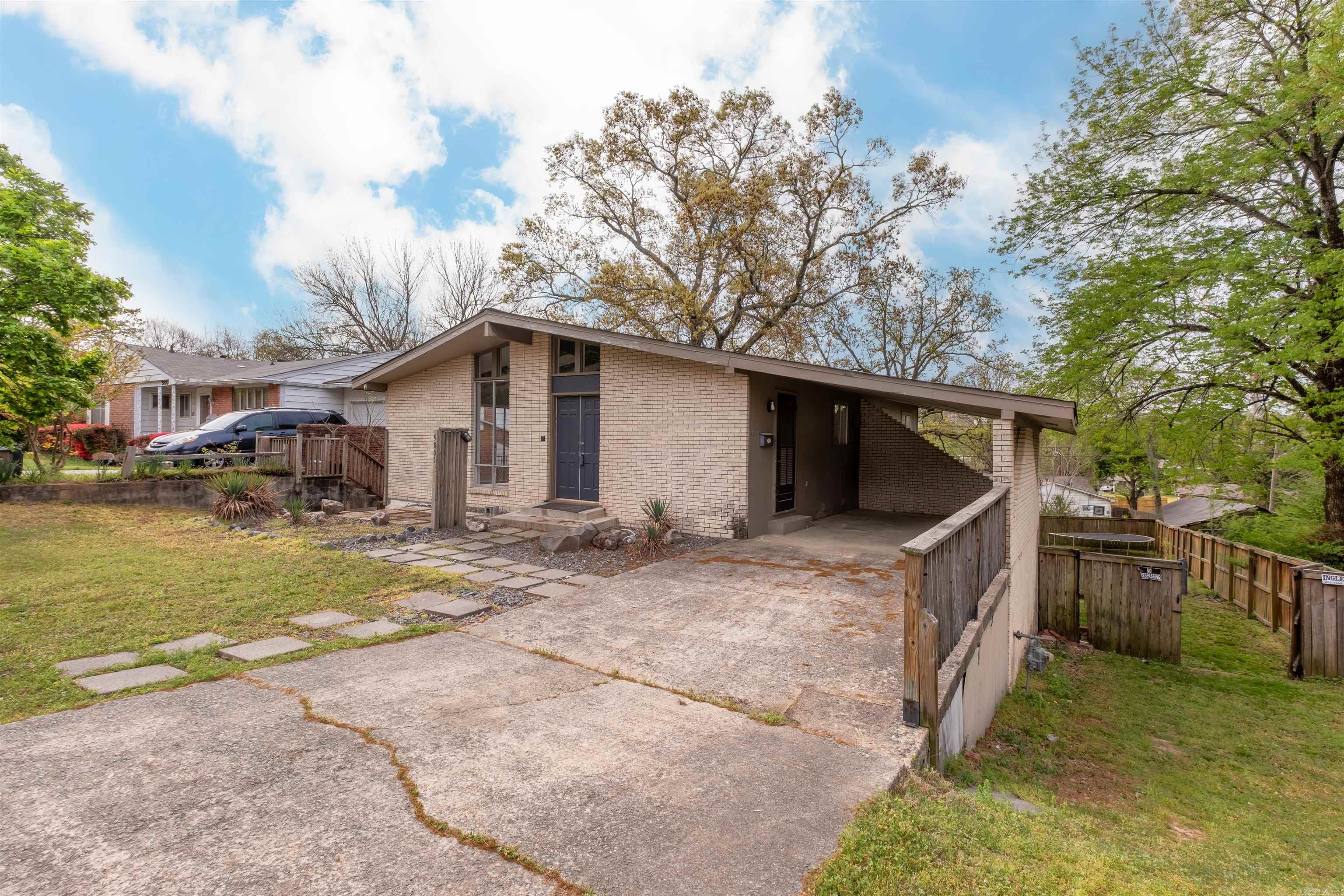 9805  Brooks  Little Rock, AR
