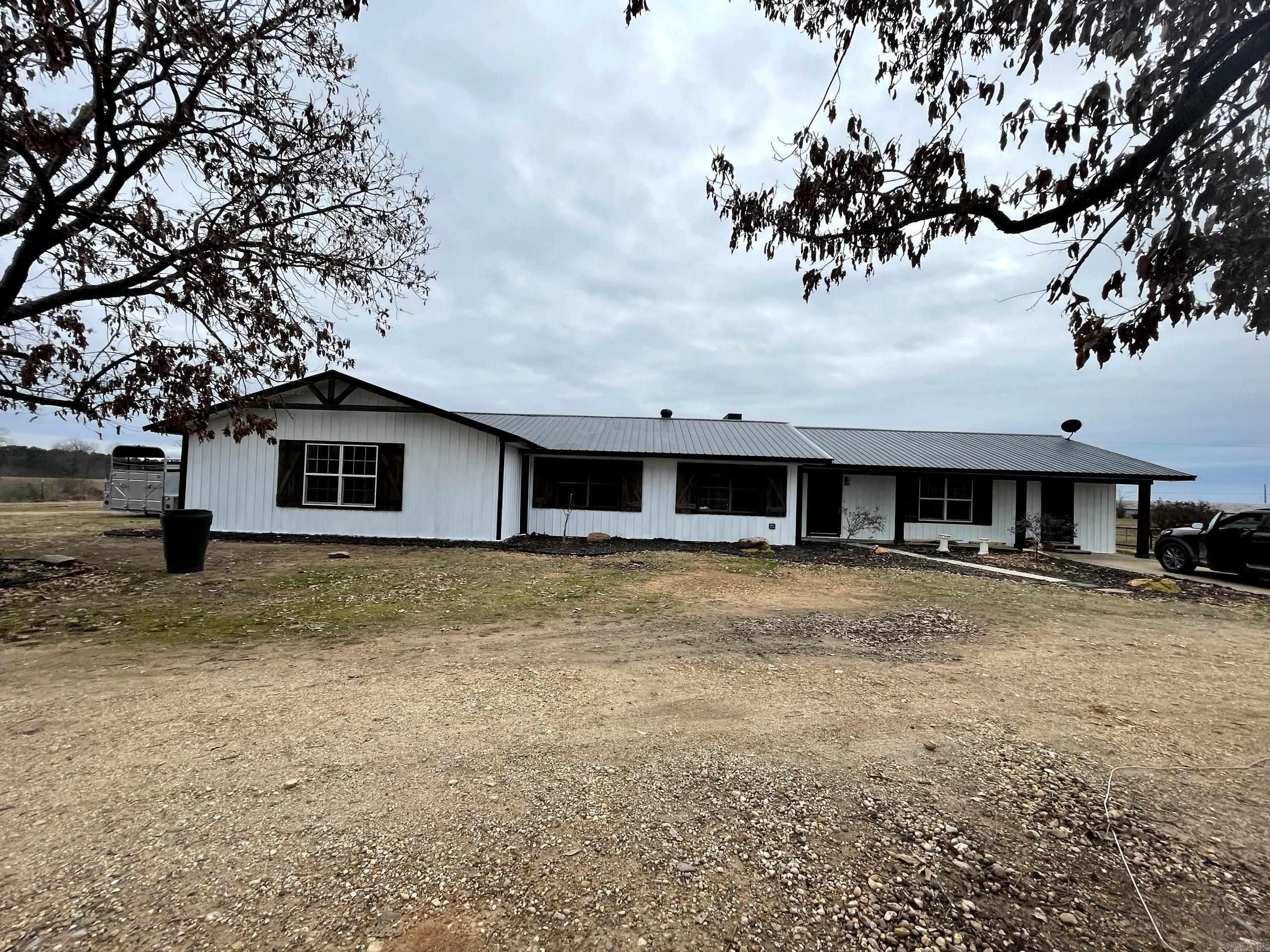 552  Strawberry Tract 1 Delight, AR