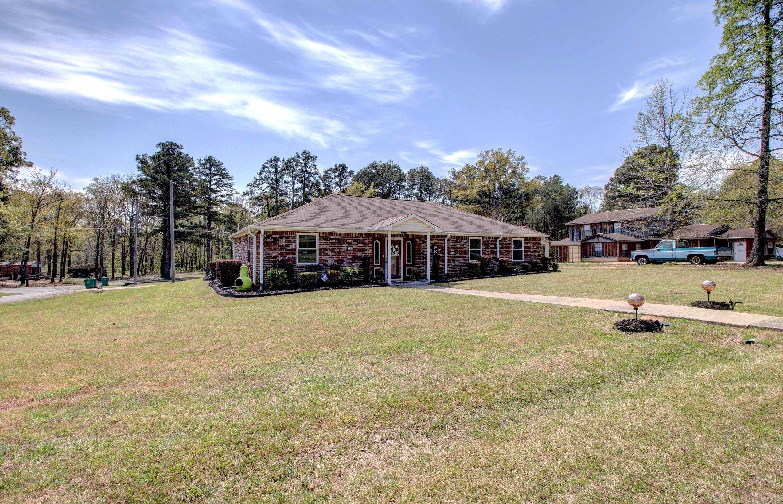 7200  Nell  Pine Bluff, AR