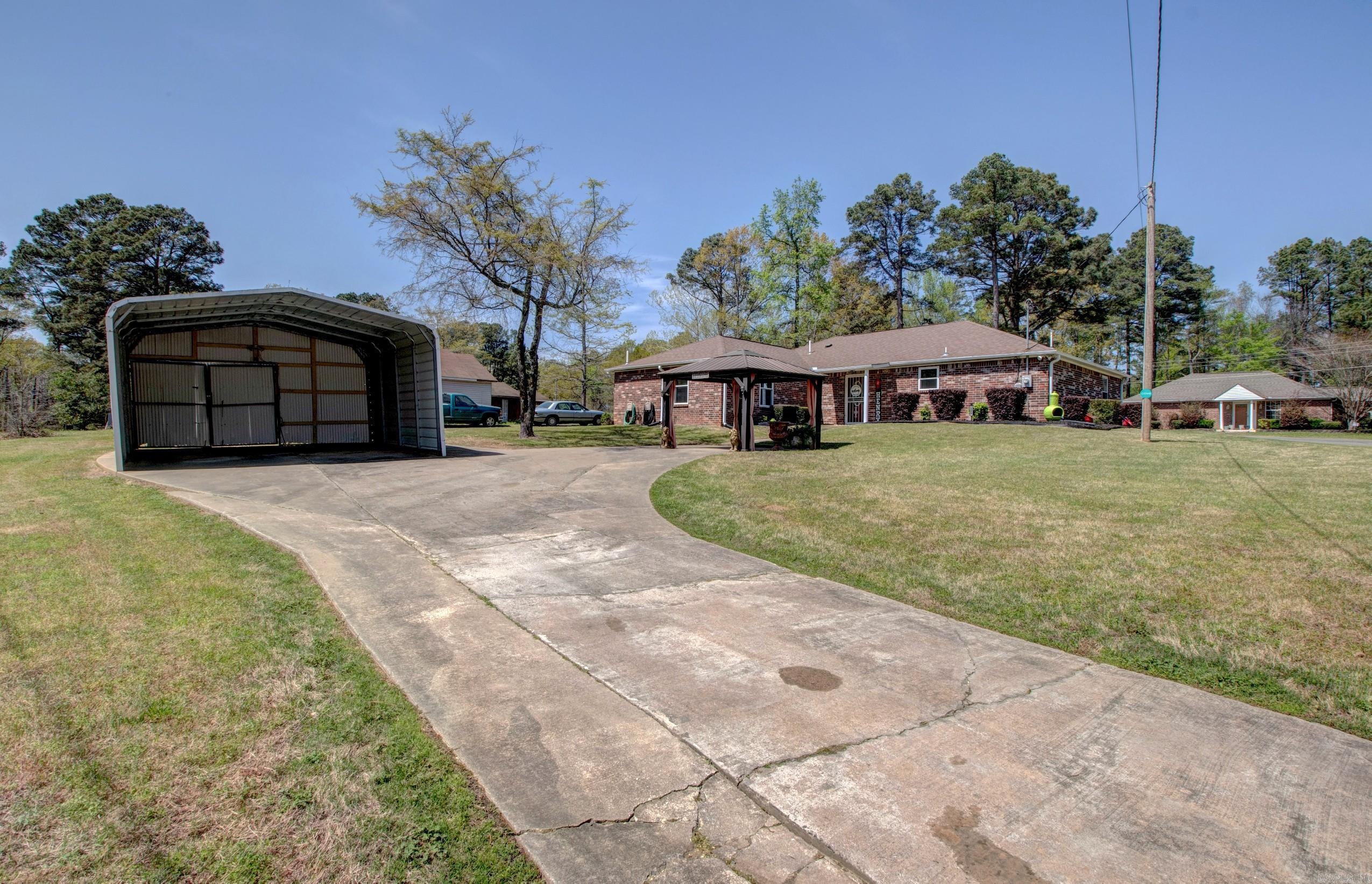 7200  Nell  Pine Bluff, AR