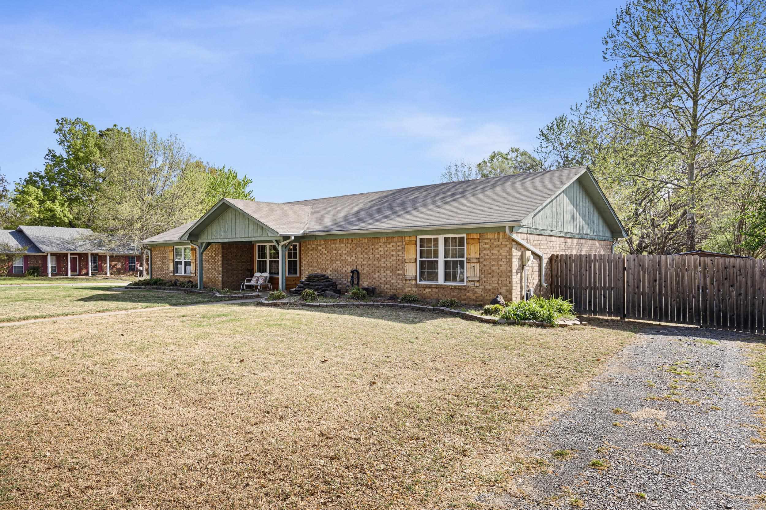 19  Fair Oaks Drive  Conway, AR