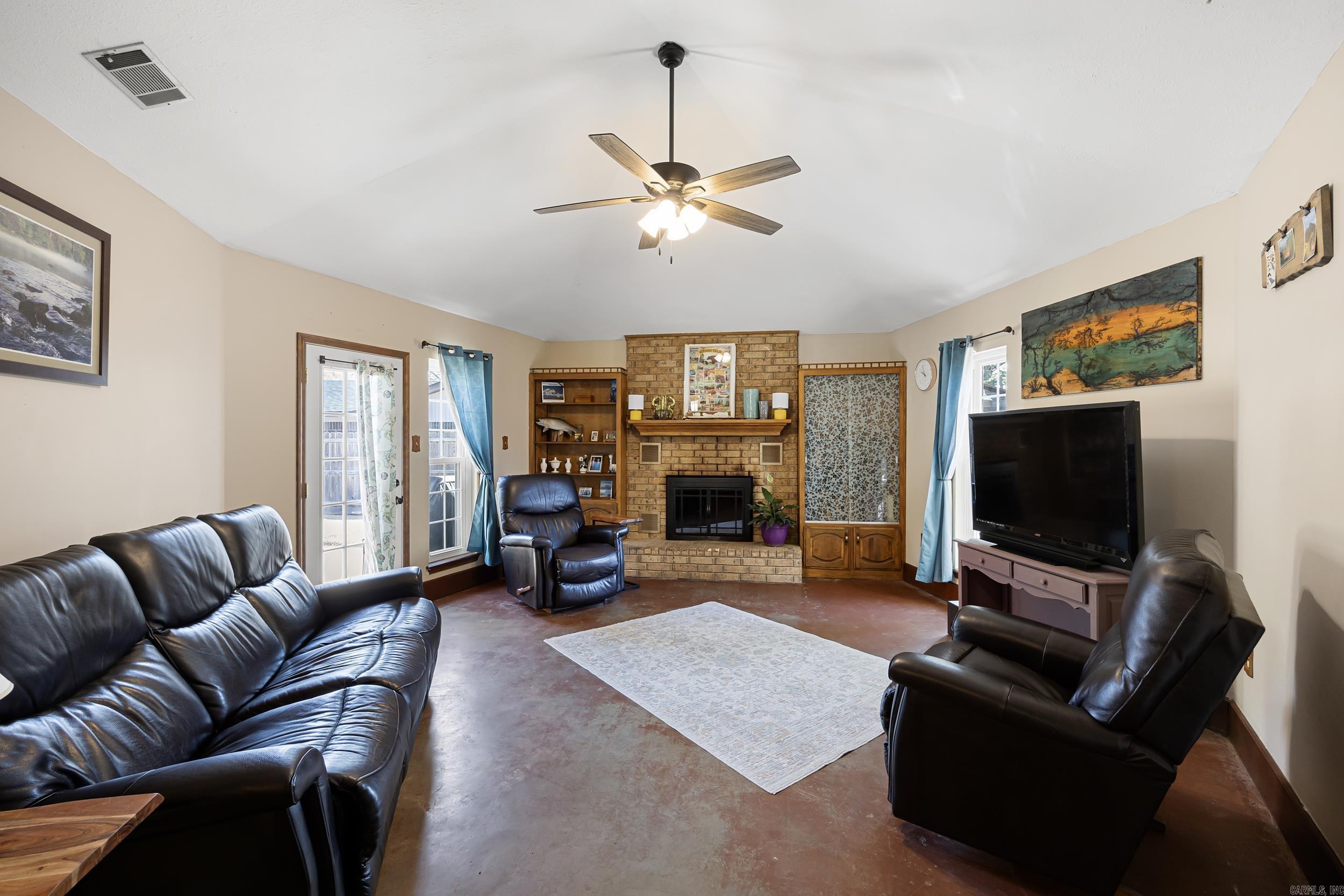 19  Fair Oaks Drive  Conway, AR