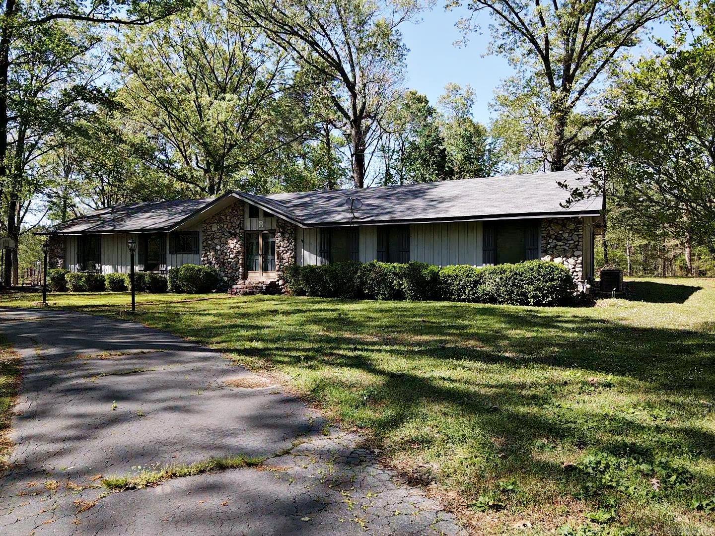 100  Canterbury  Arkadelphia, AR