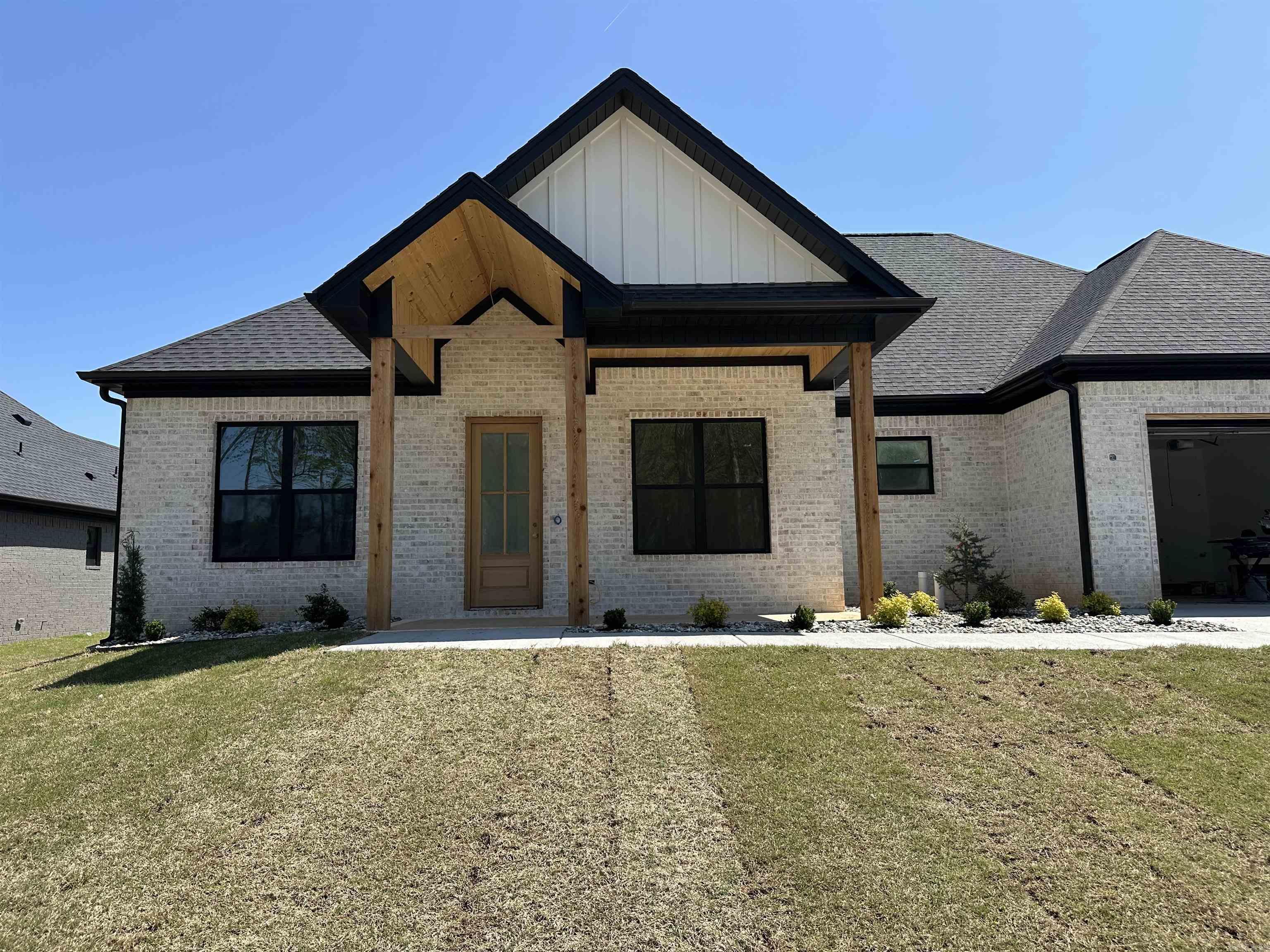 6172  Majestic Waters  Benton, AR