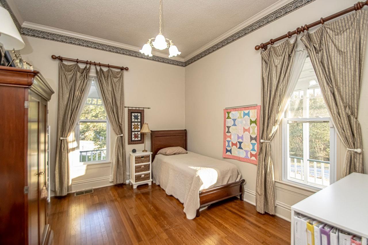 16924  Colonel Glenn  Little Rock, AR