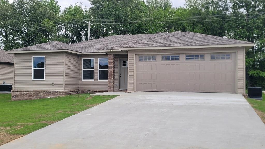 2507 N 1st  Paragould, AR