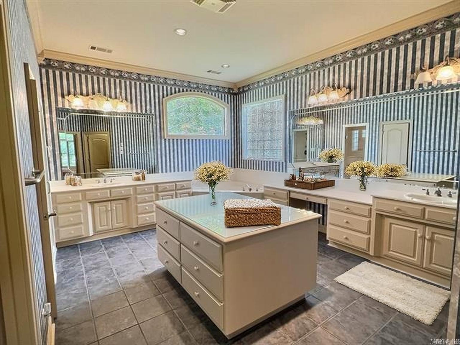 37 Greystone Boulevard Cabot, AR 72023
