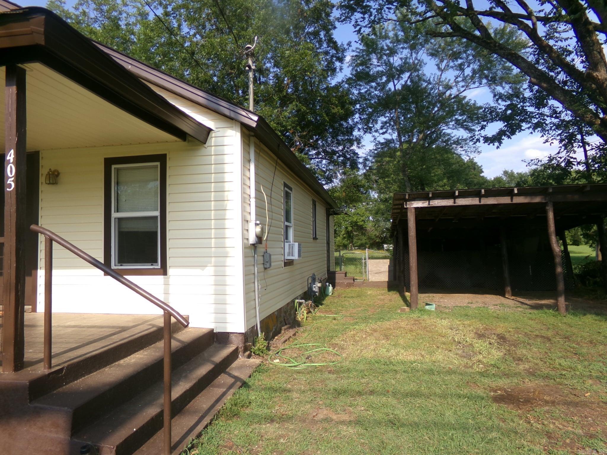 405 S Skaggs  Clarksville, AR