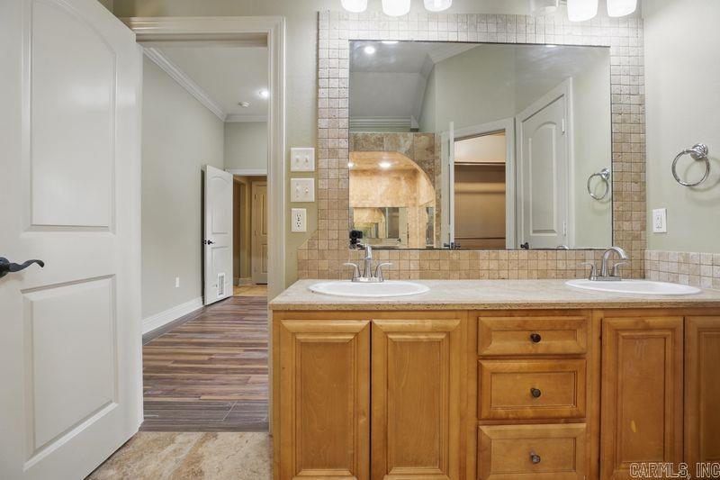 9802  Merlot  North Little Rock, AR