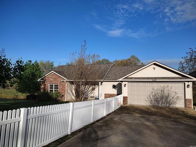 649  Country Charm RD  Mountain View, AR