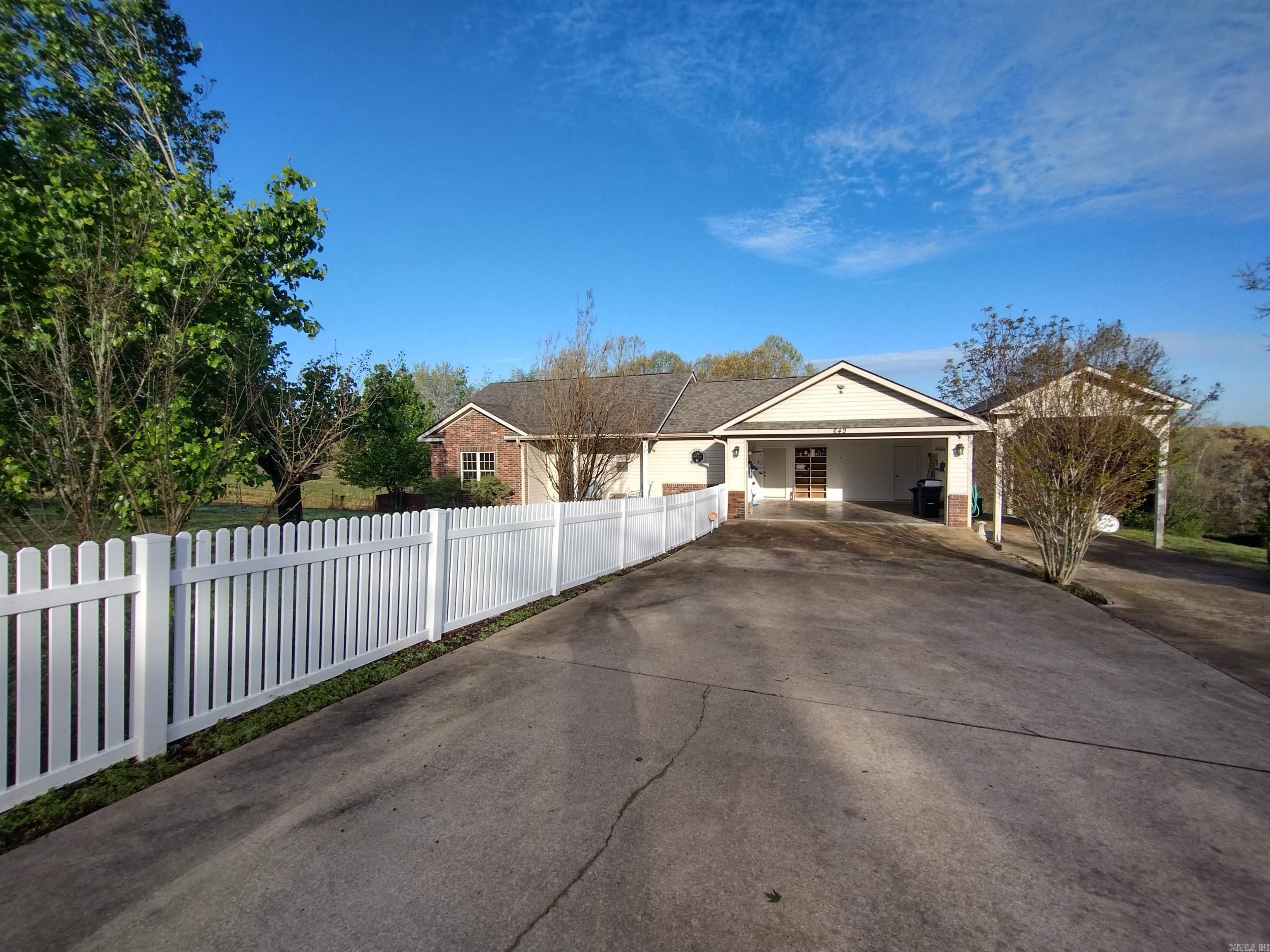 649  County Charm RD  Mountain View, AR