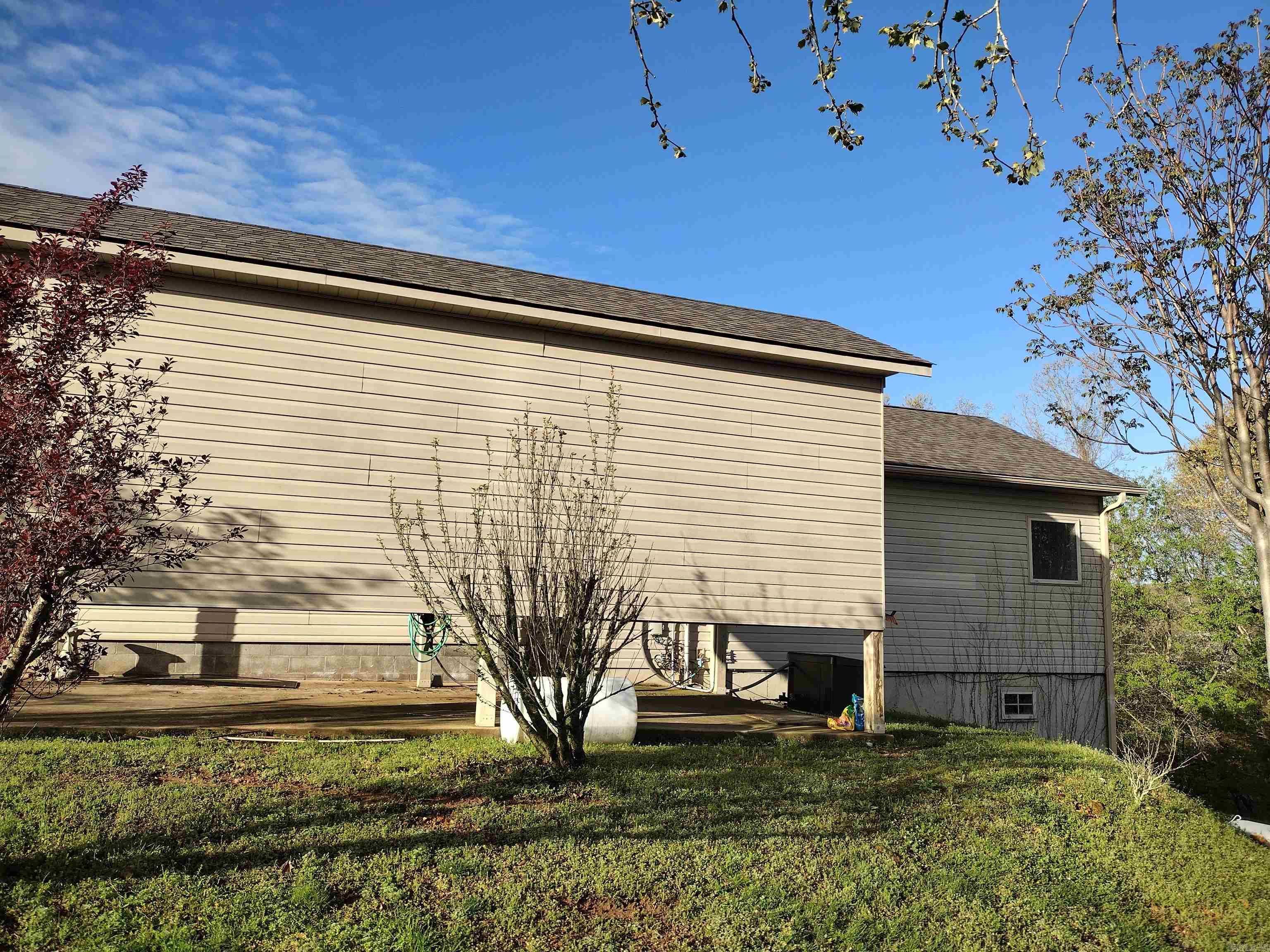 649  County Charm RD  Mountain View, AR