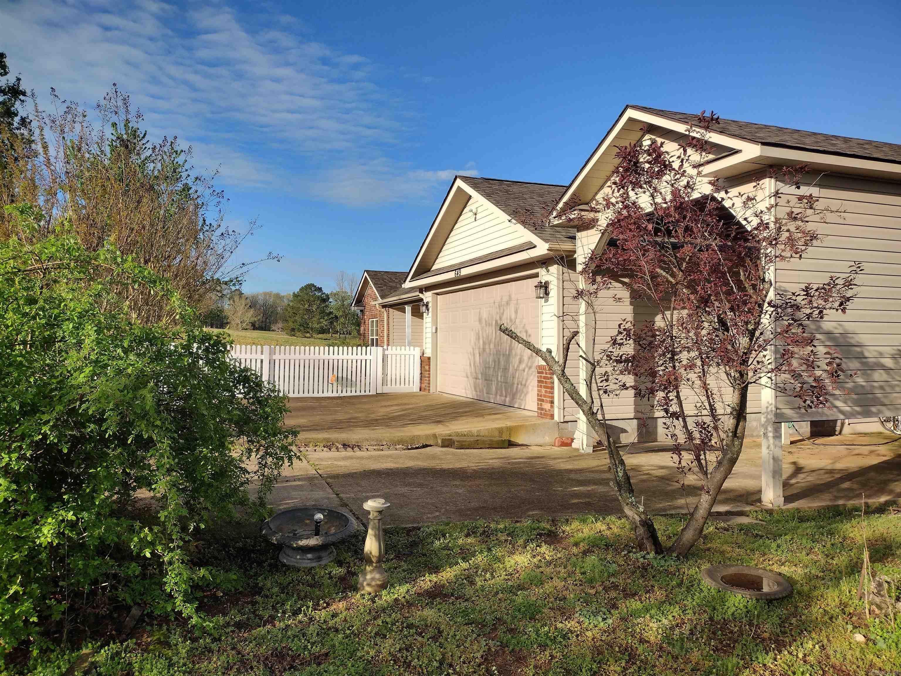 649  County Charm RD  Mountain View, AR