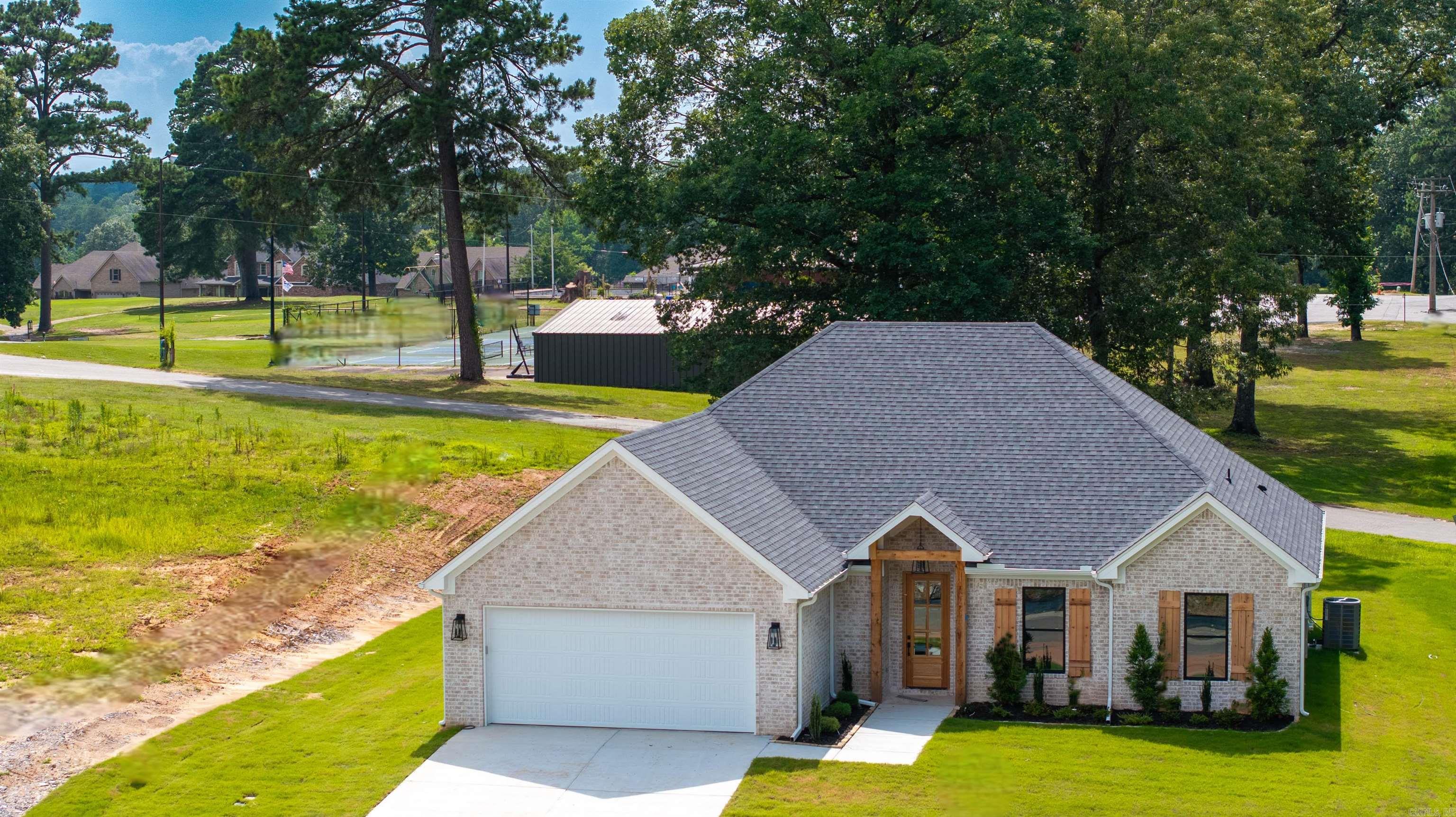 156 Harmony Hills Haskell, AR 72015