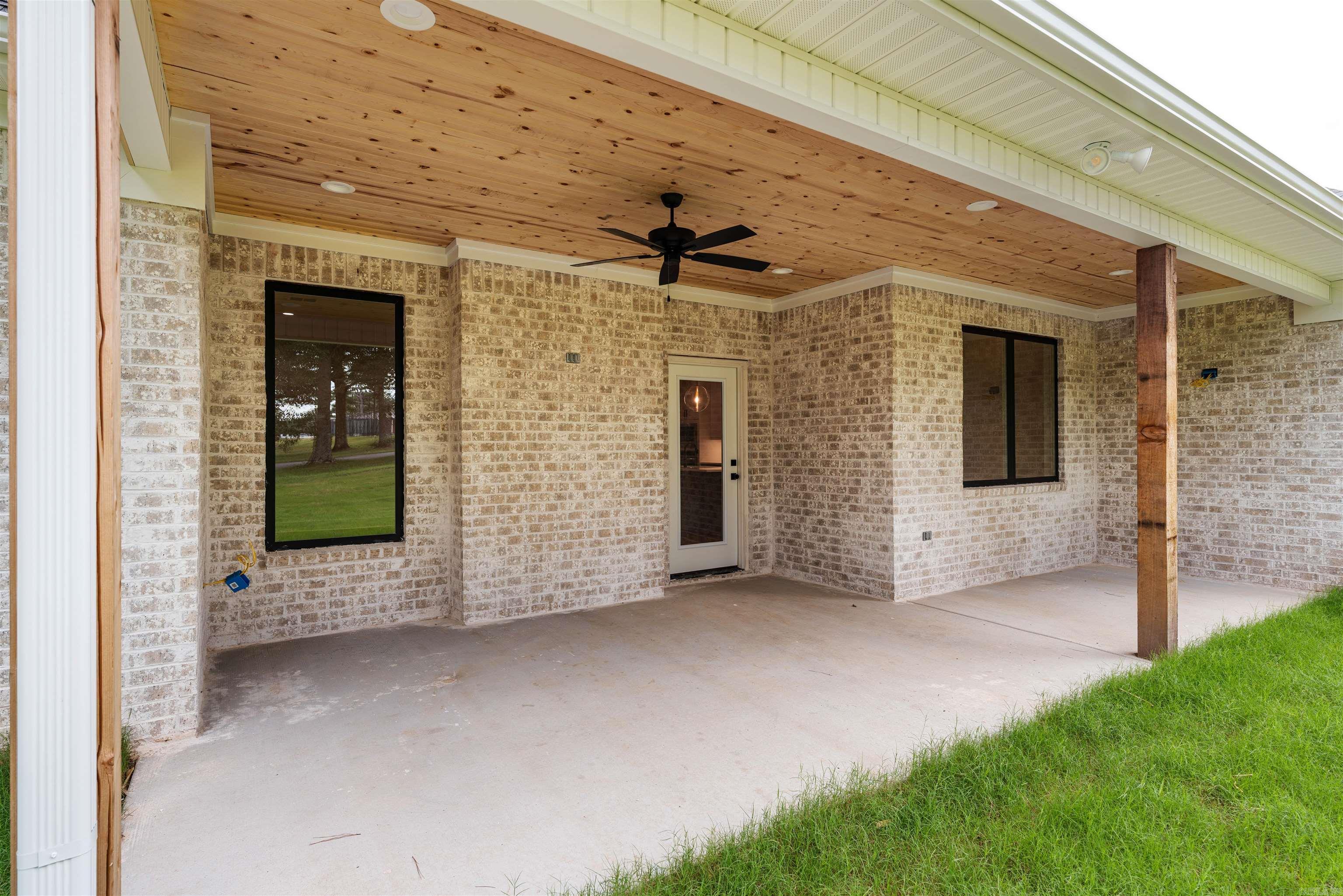 156 Harmony Hills Haskell, AR 72015
