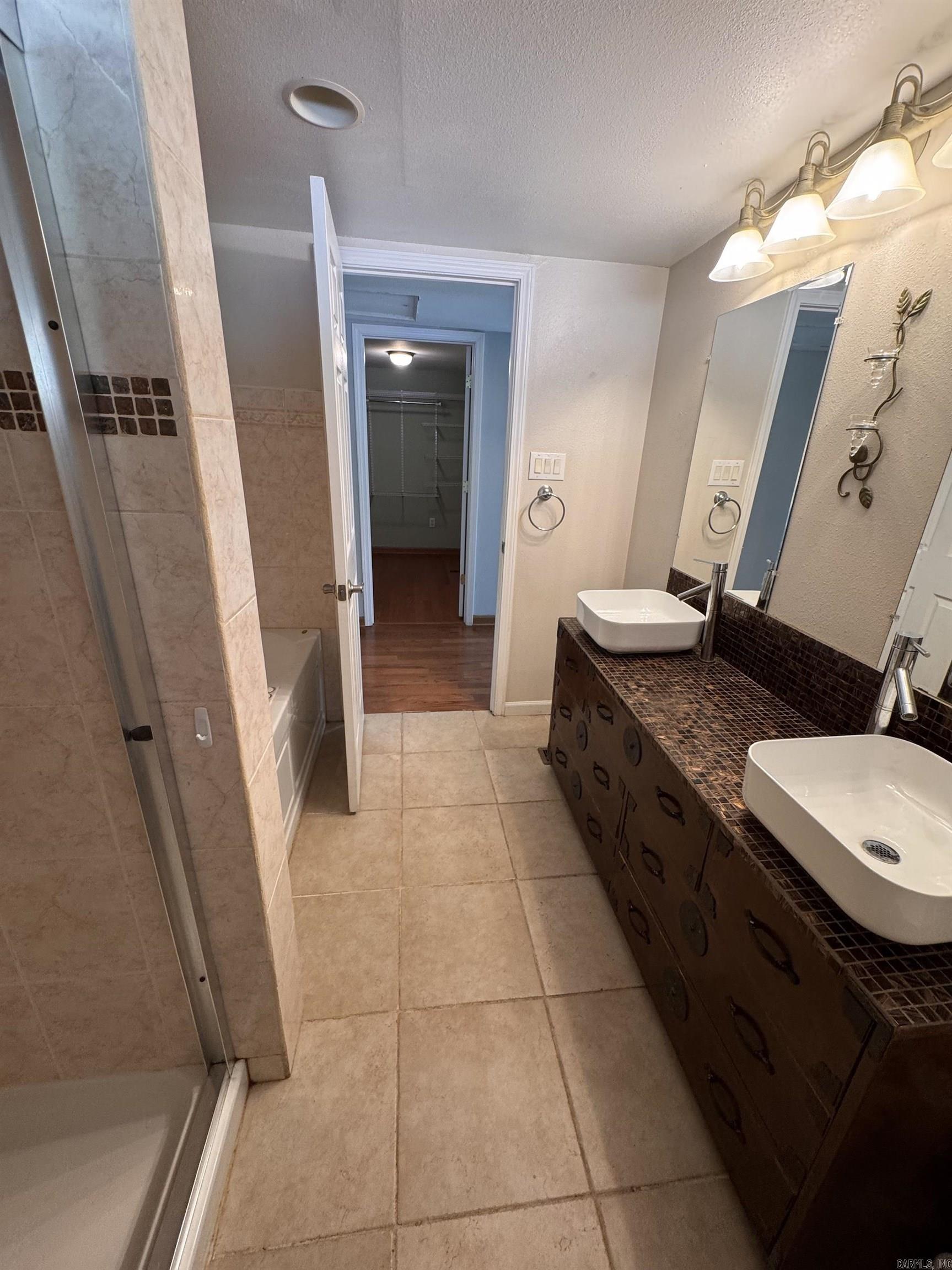 1004  Cedar  Searcy, AR