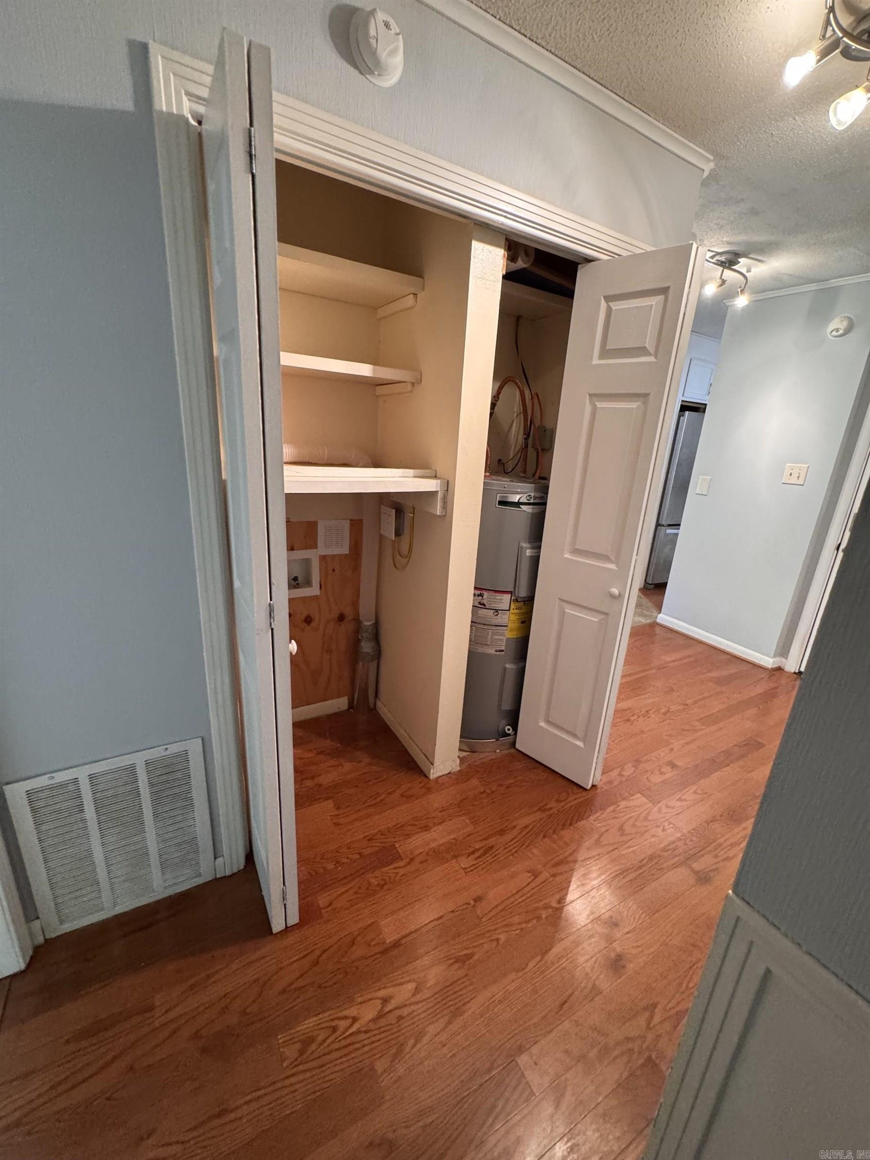 1004  Cedar  Searcy, AR