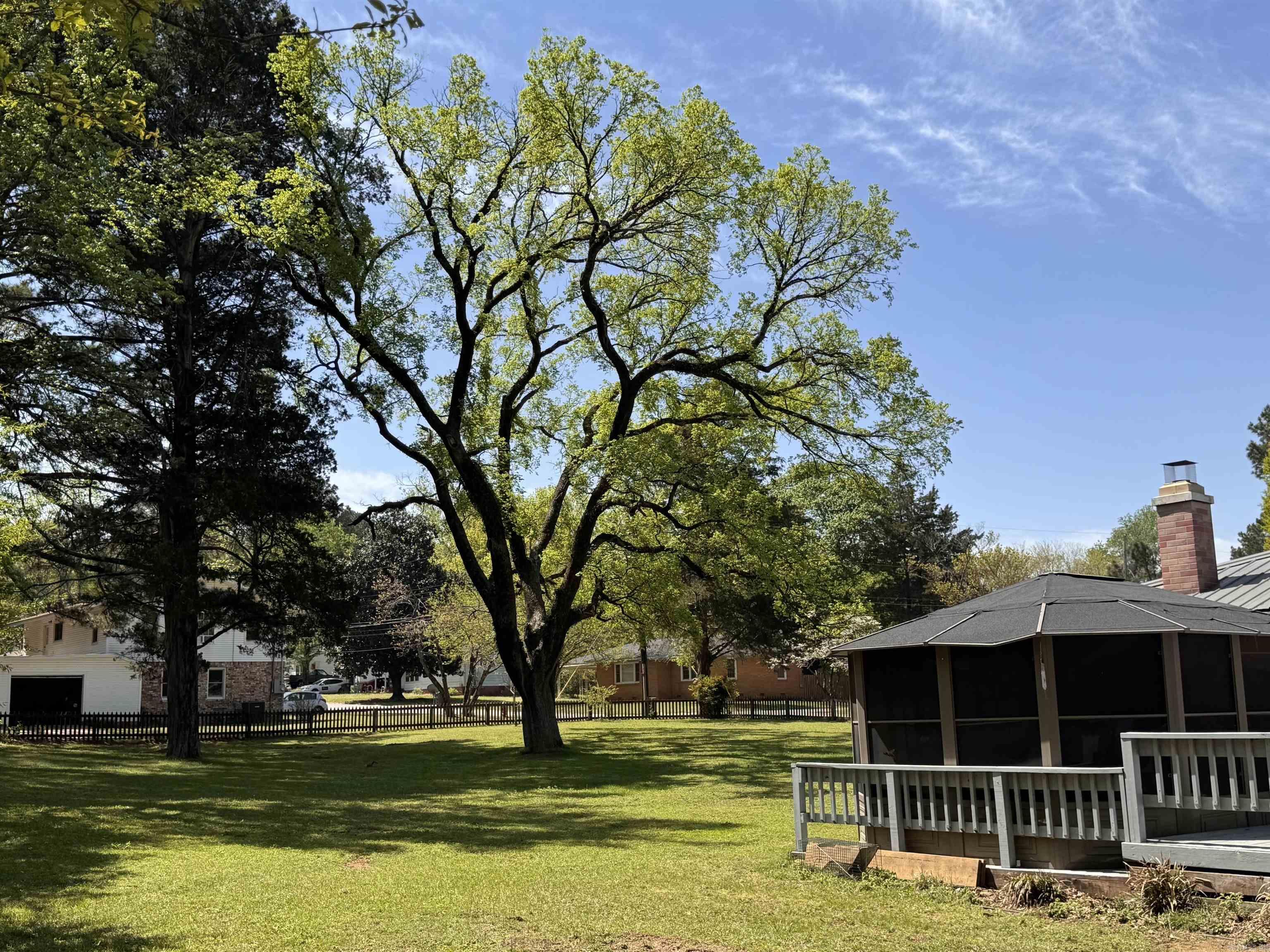1004  Cedar  Searcy, AR