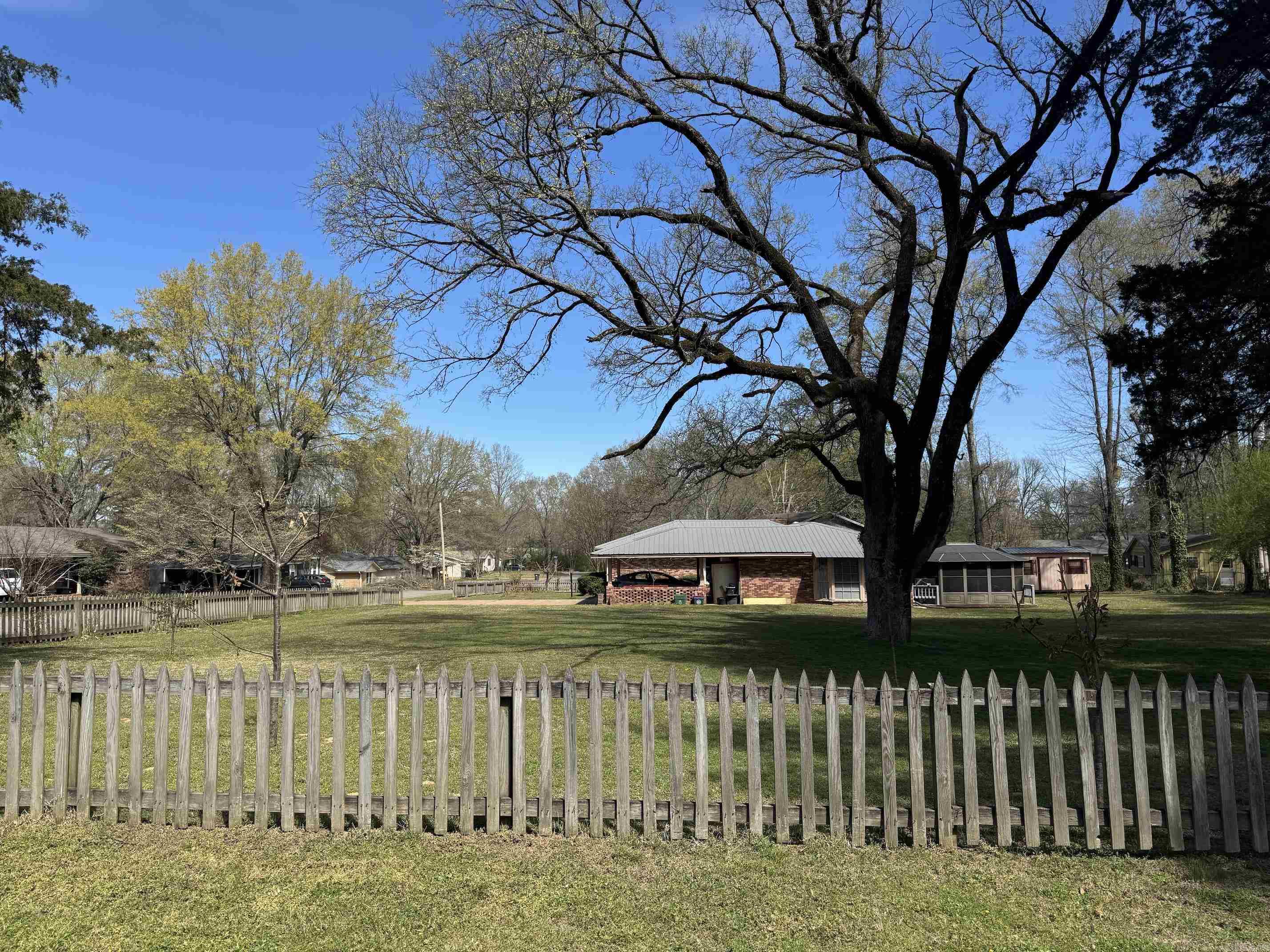 1004  Cedar  Searcy, AR