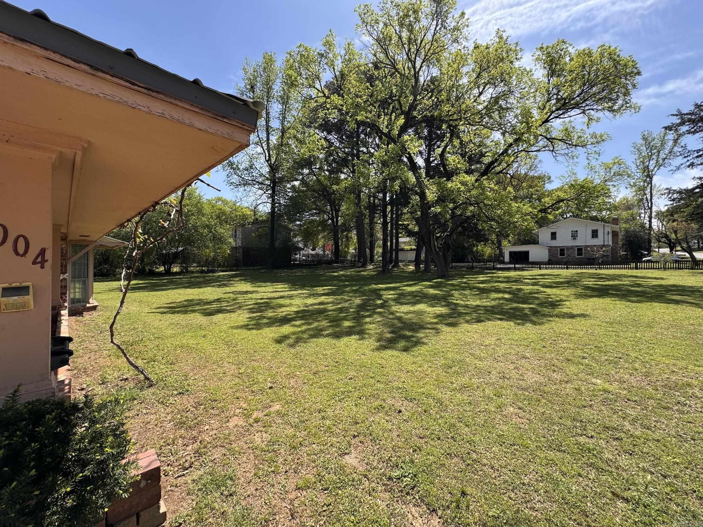 1004  Cedar  Searcy, AR