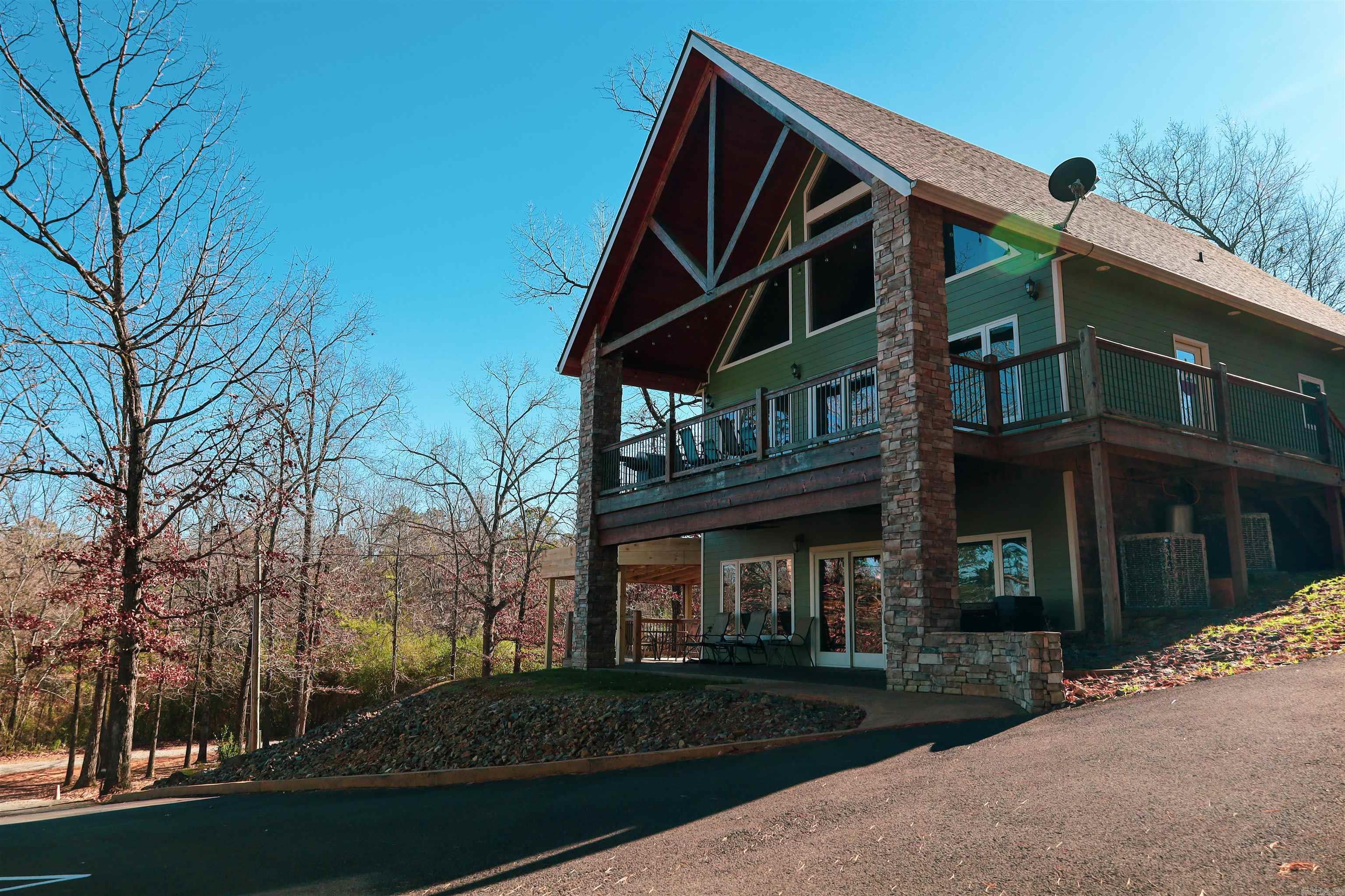 85  Lakeshore  Greers Ferry, AR