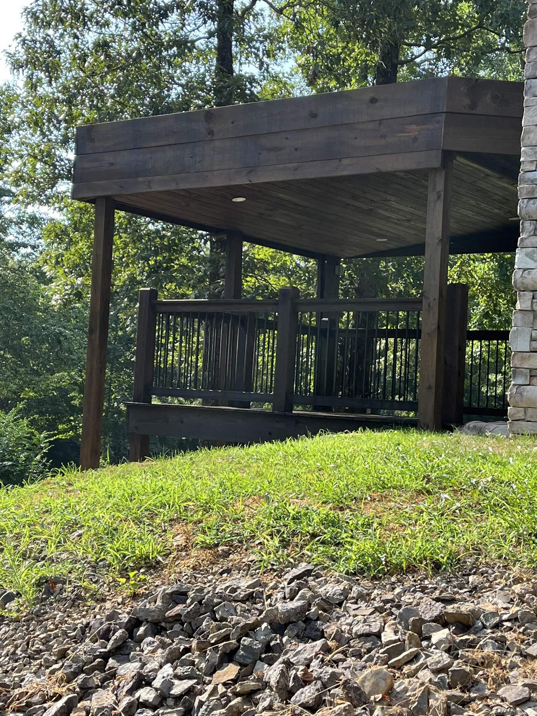 85  Lakeshore  Greers Ferry, AR