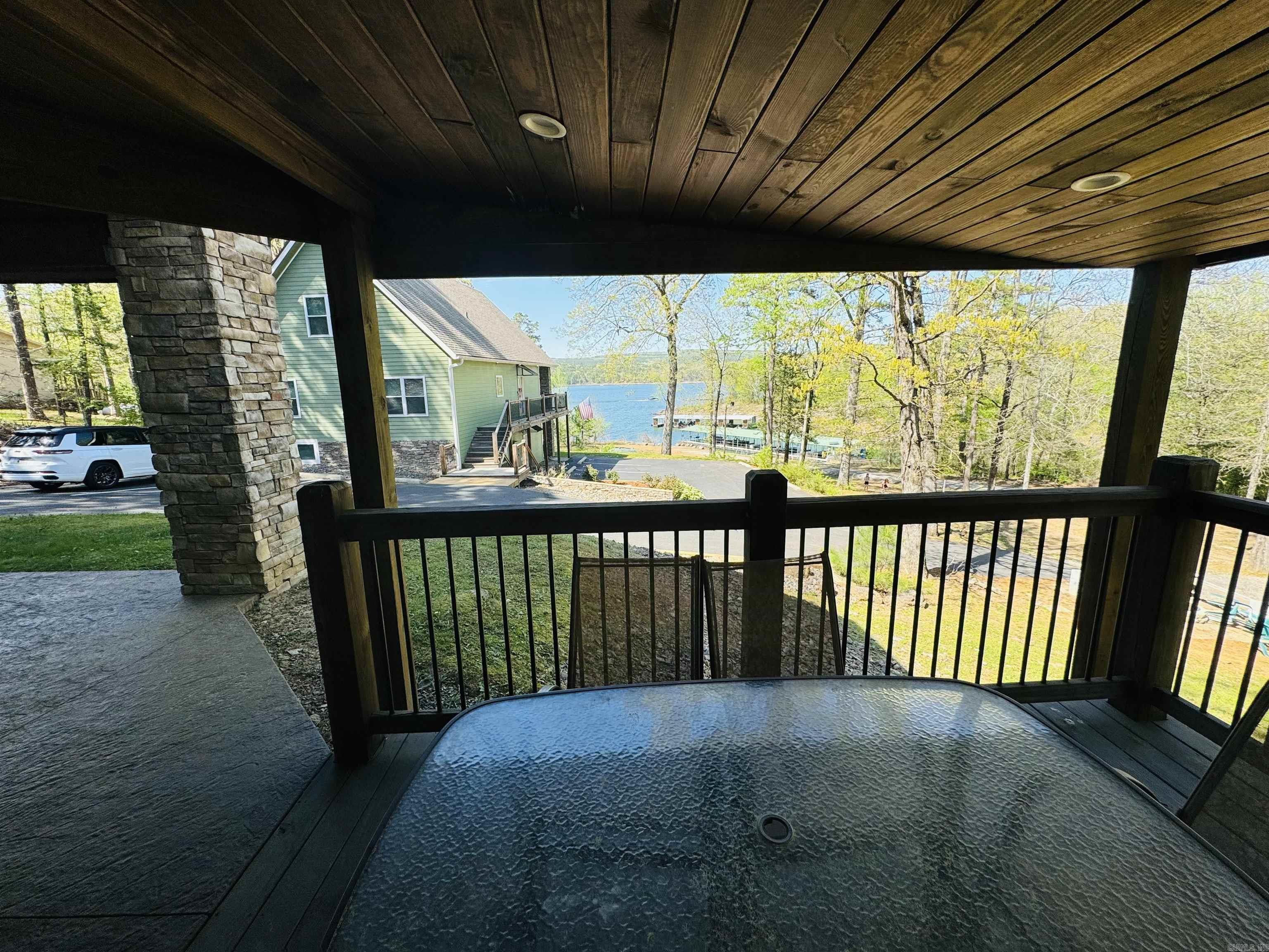 85  Lakeshore  Greers Ferry, AR