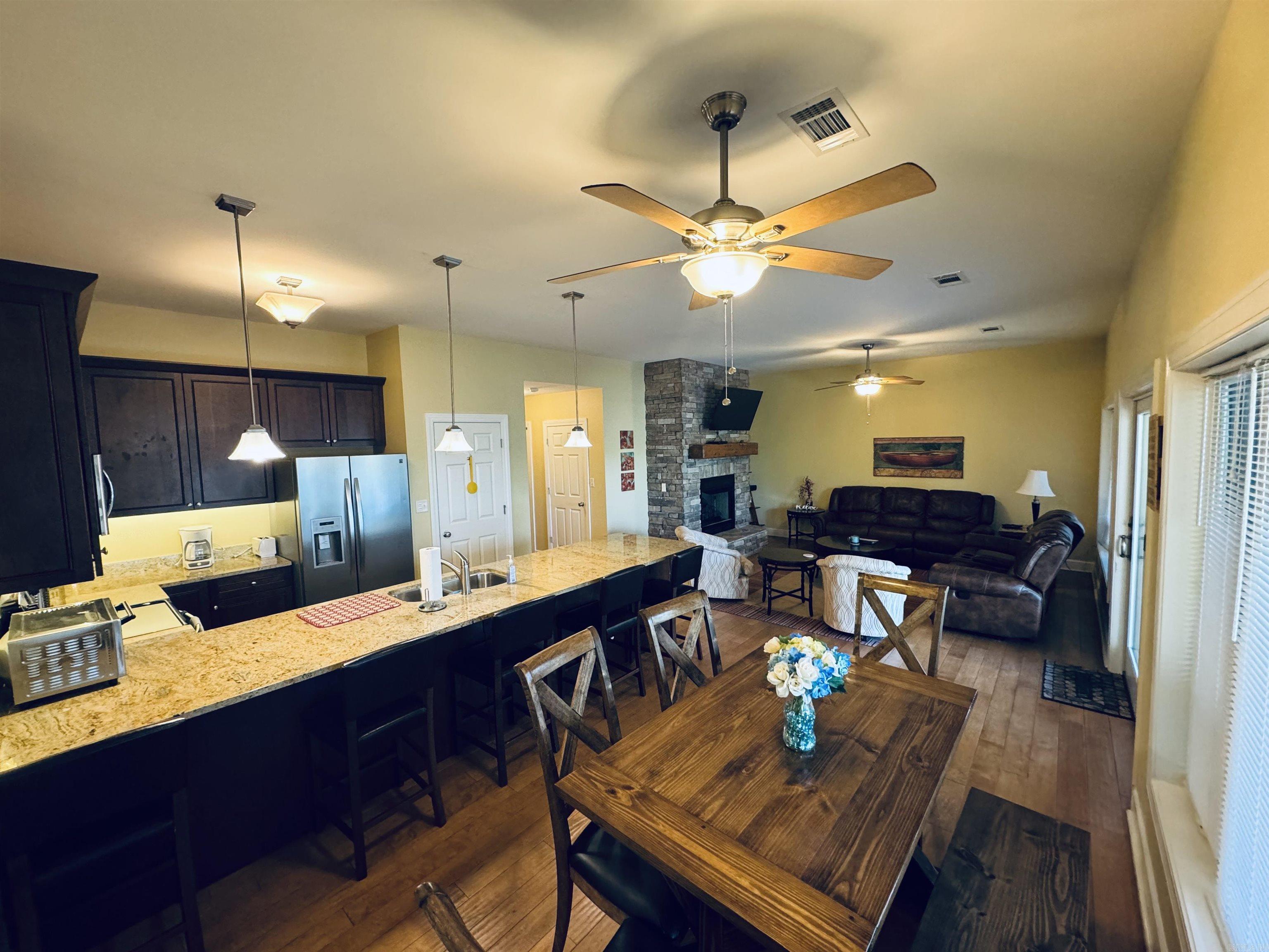 85  Lakeshore  Greers Ferry, AR