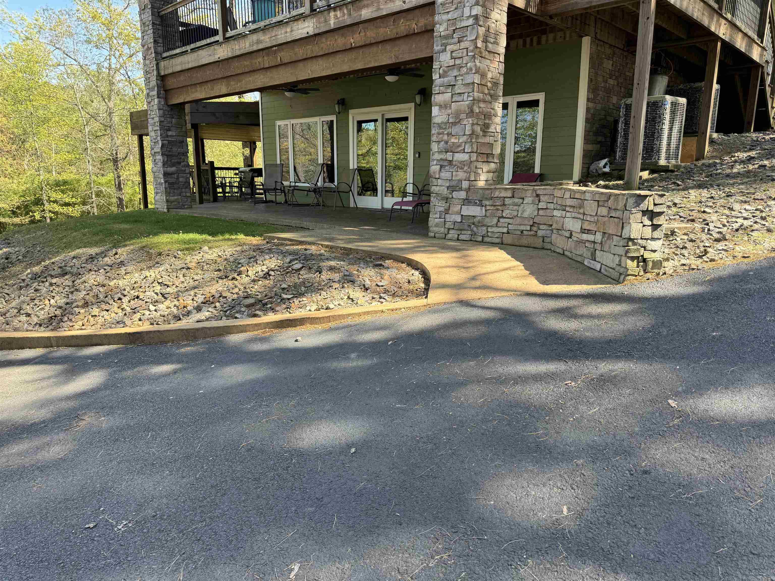 85  Lakeshore  Greers Ferry, AR