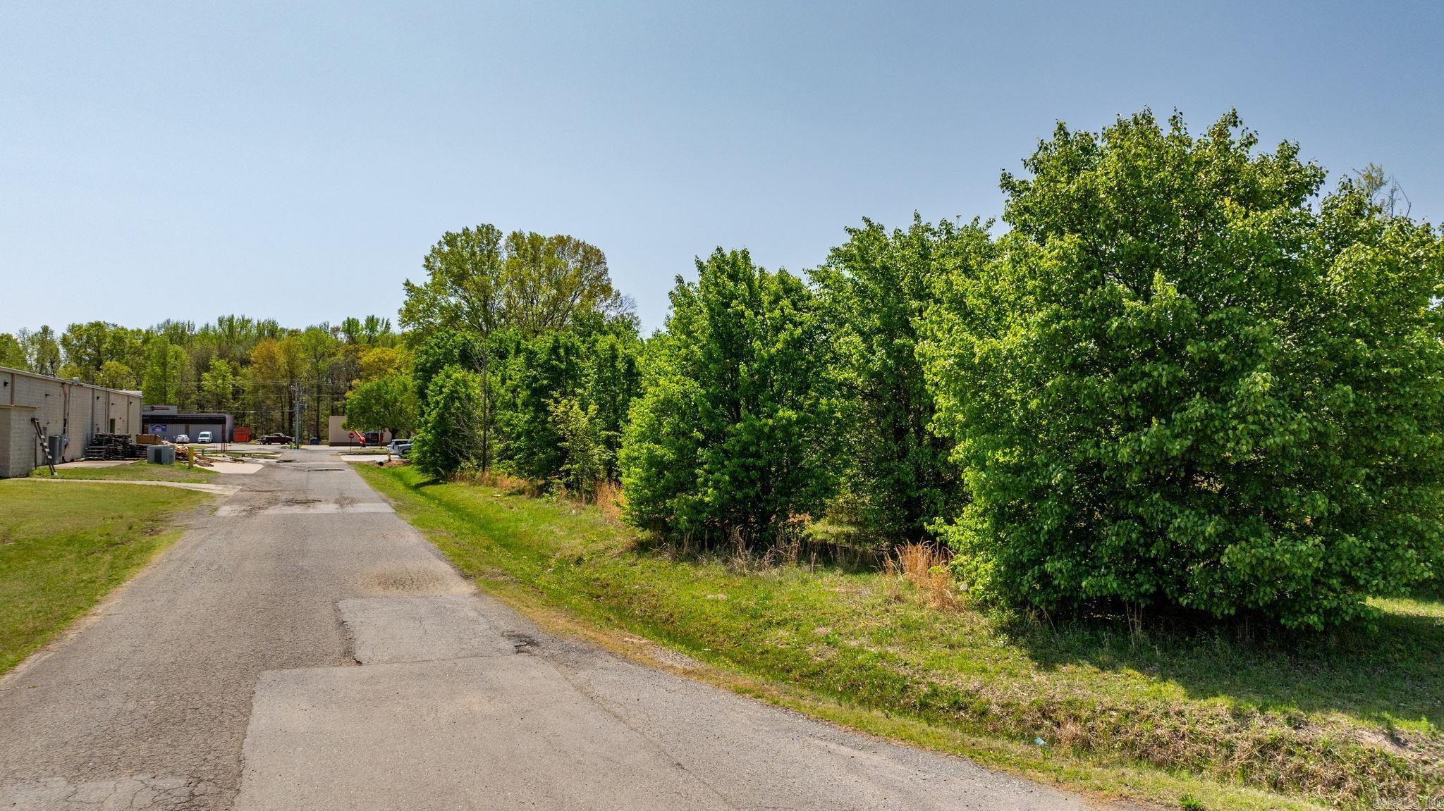 00  Plaza  Cabot, AR