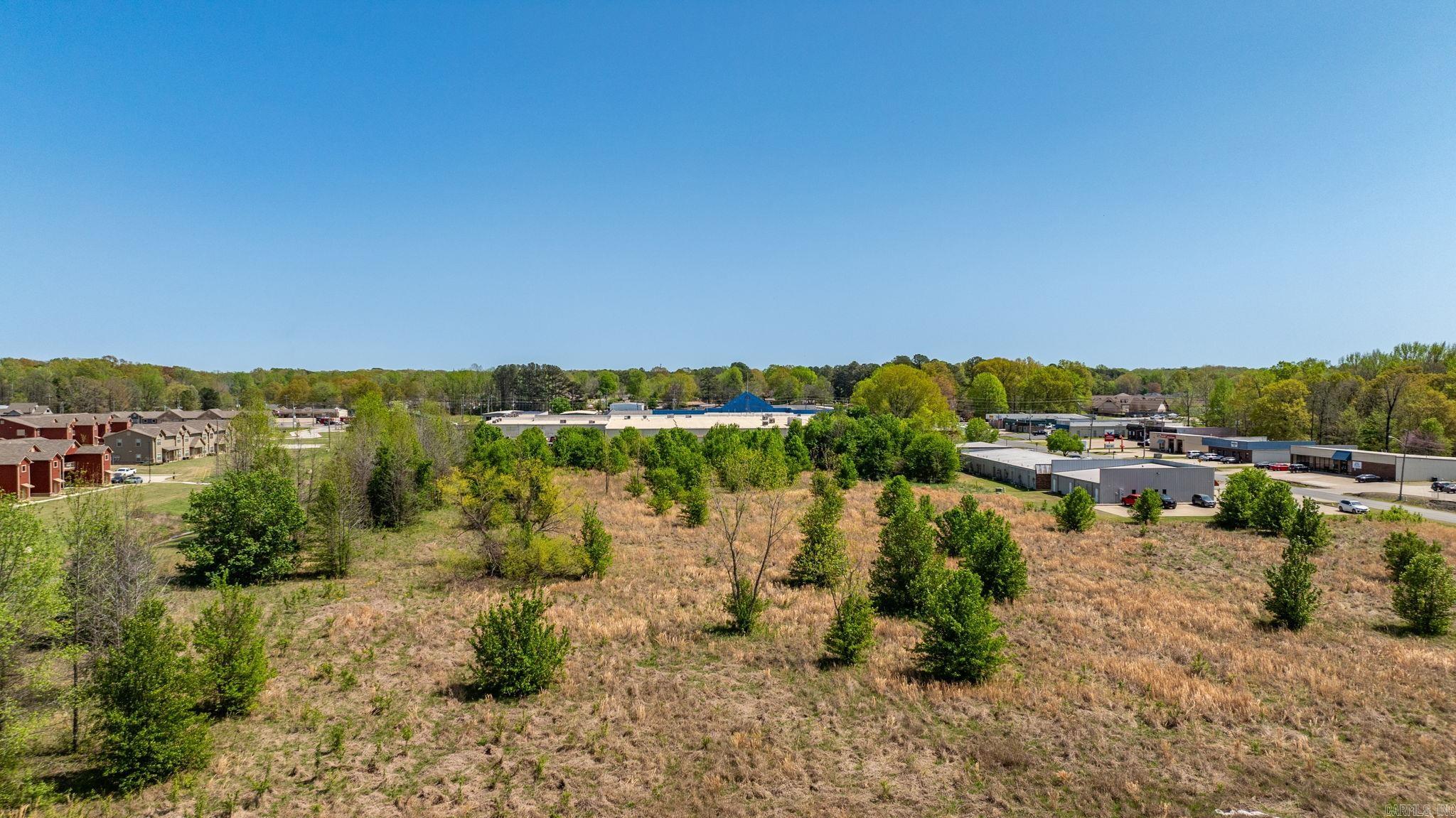 00  Plaza  Cabot, AR