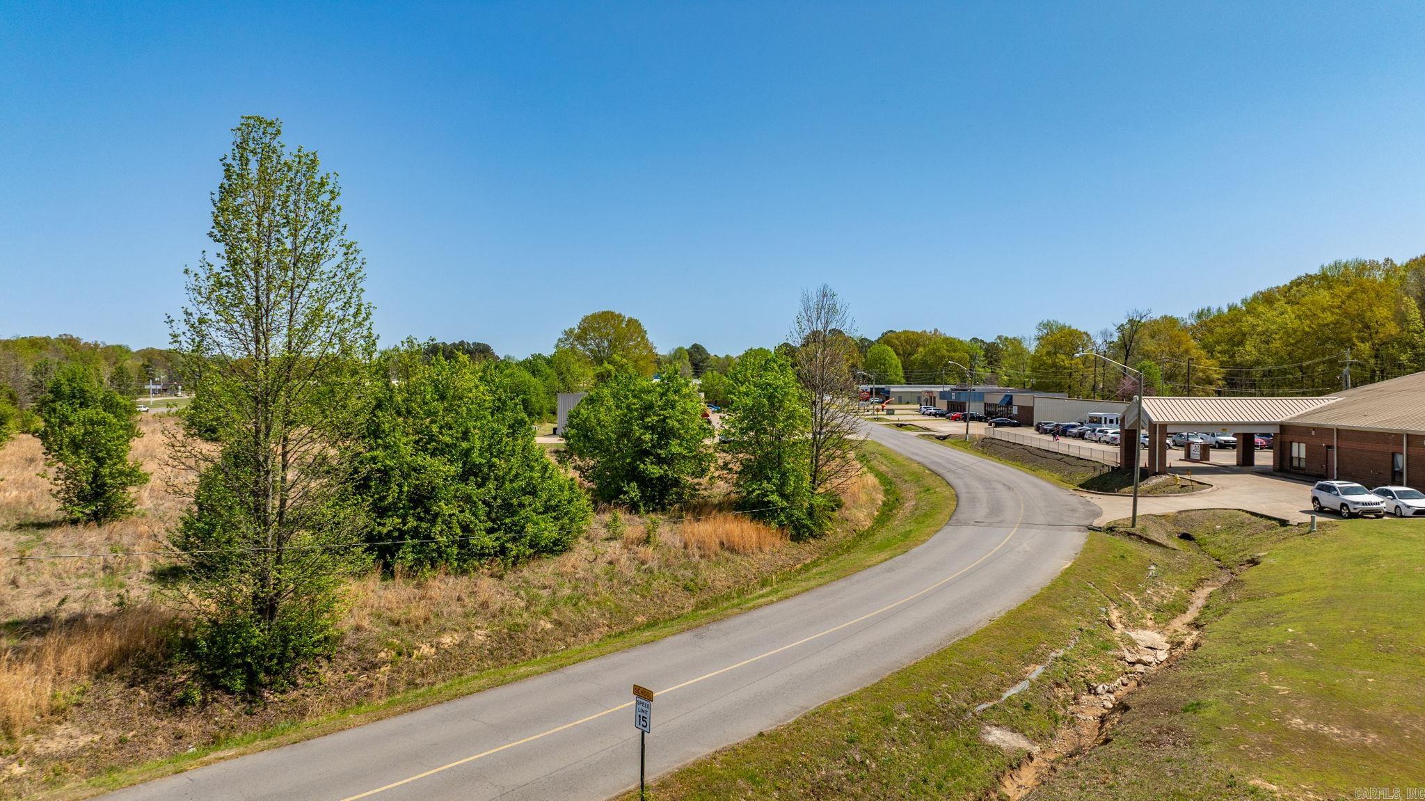 00  Plaza  Cabot, AR