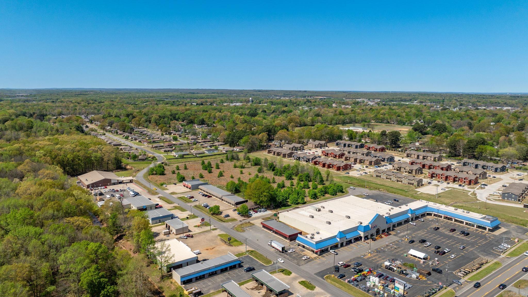 00  Plaza  Cabot, AR