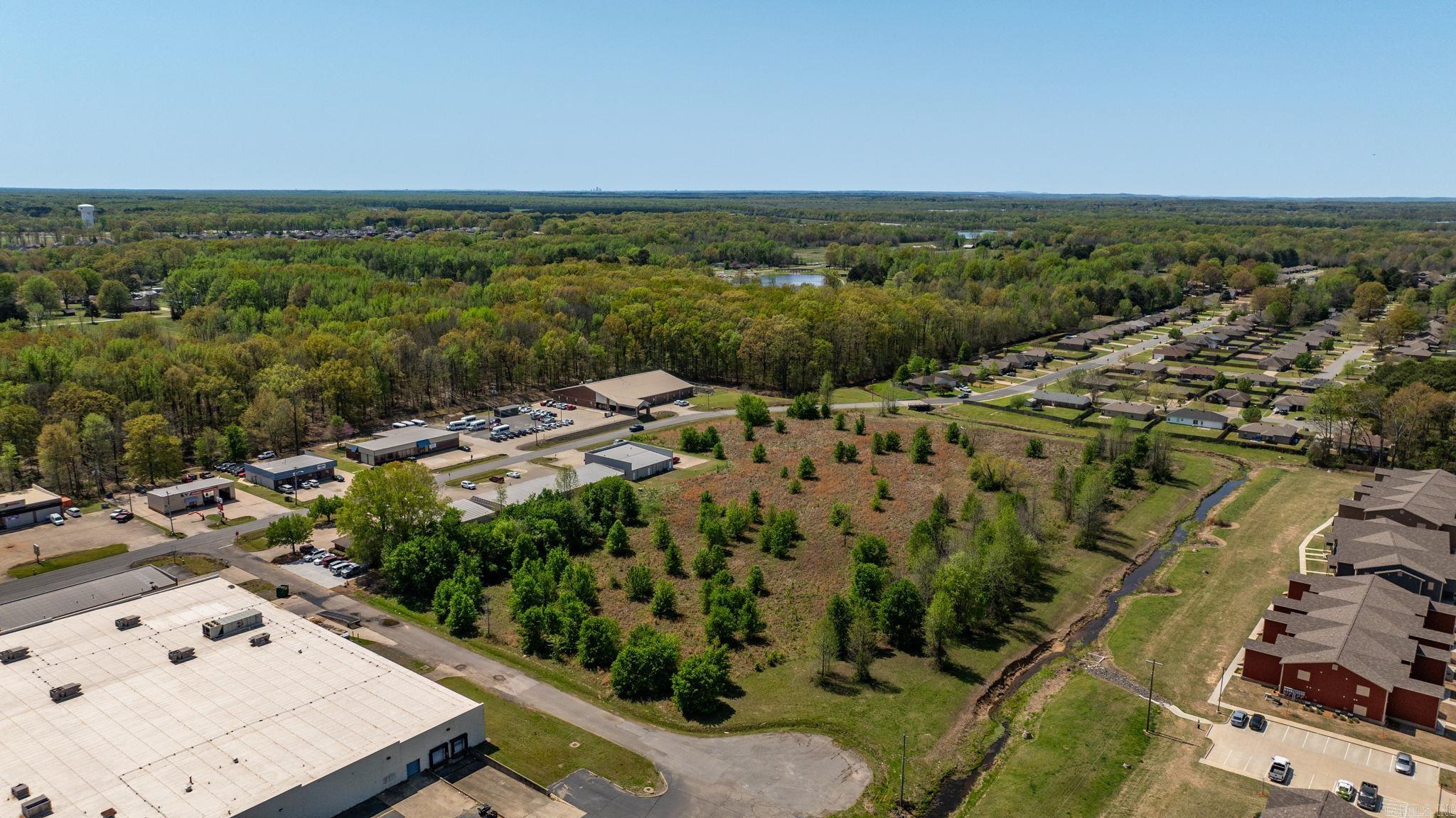 00  Plaza  Cabot, AR